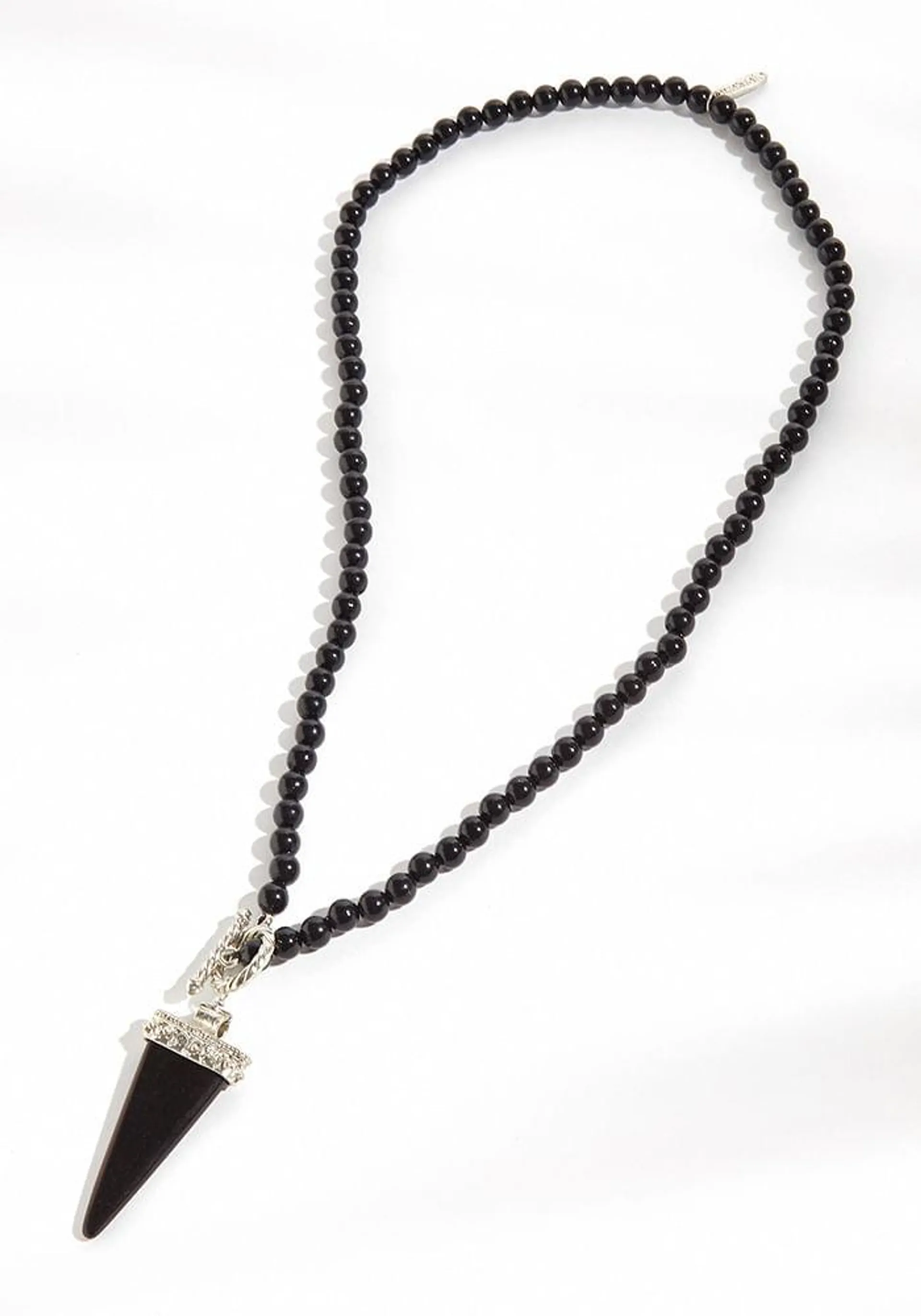 Collar negro con cacho