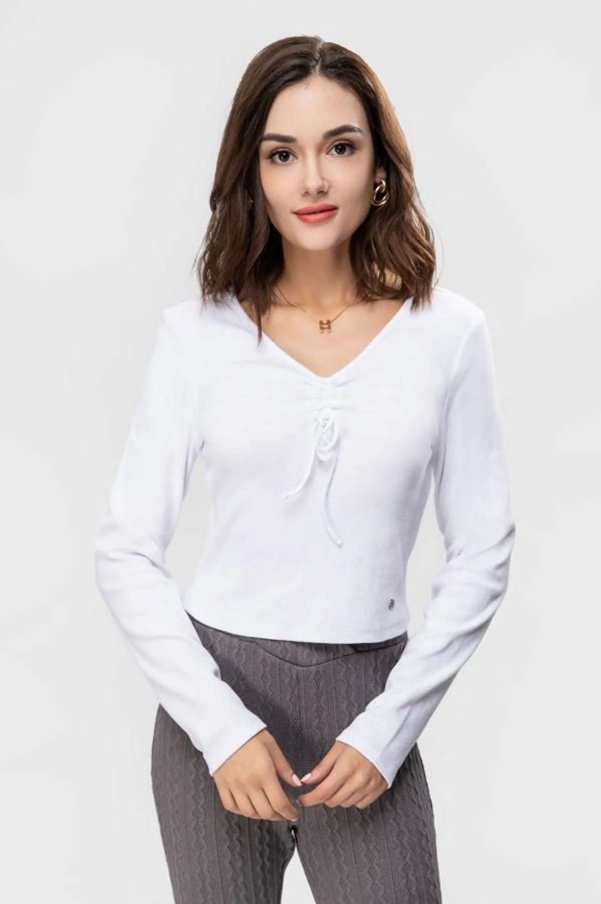 Polera ajuste en escote blanco