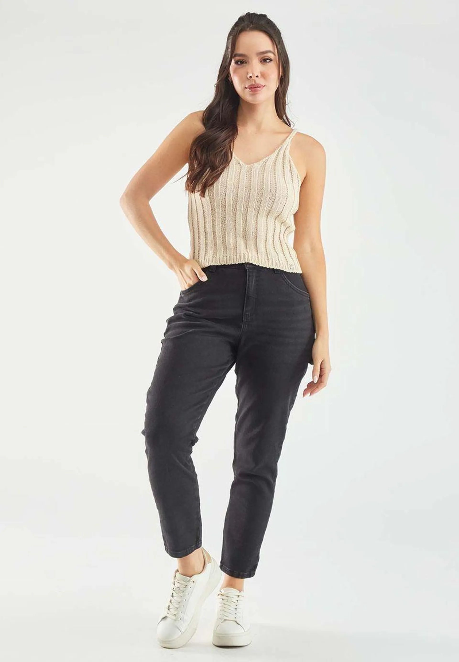 Jean mom jean lavado negro y tiro alto para mujeres