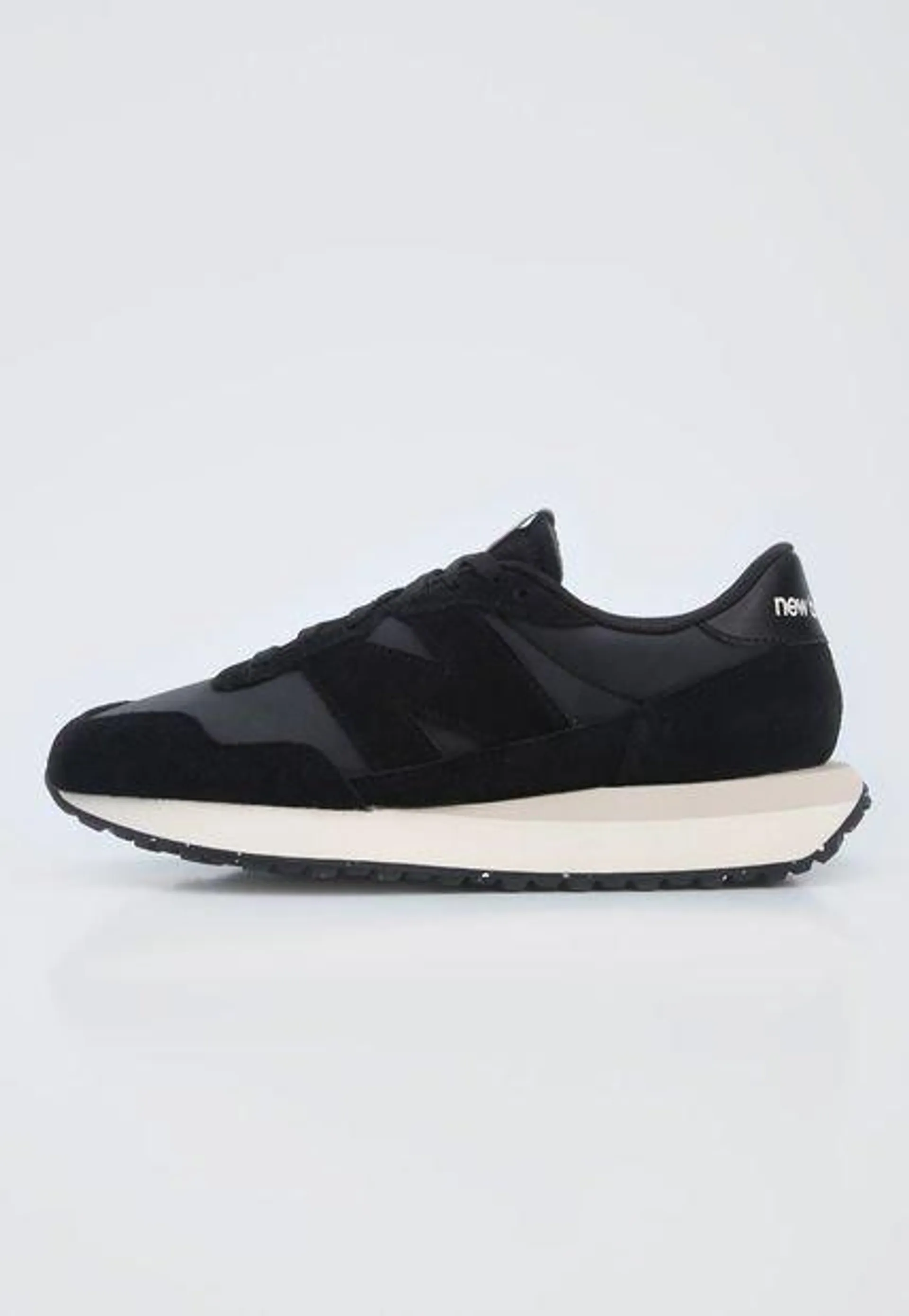 Tenis Lifestyle Negro-Marfil New Balance 237