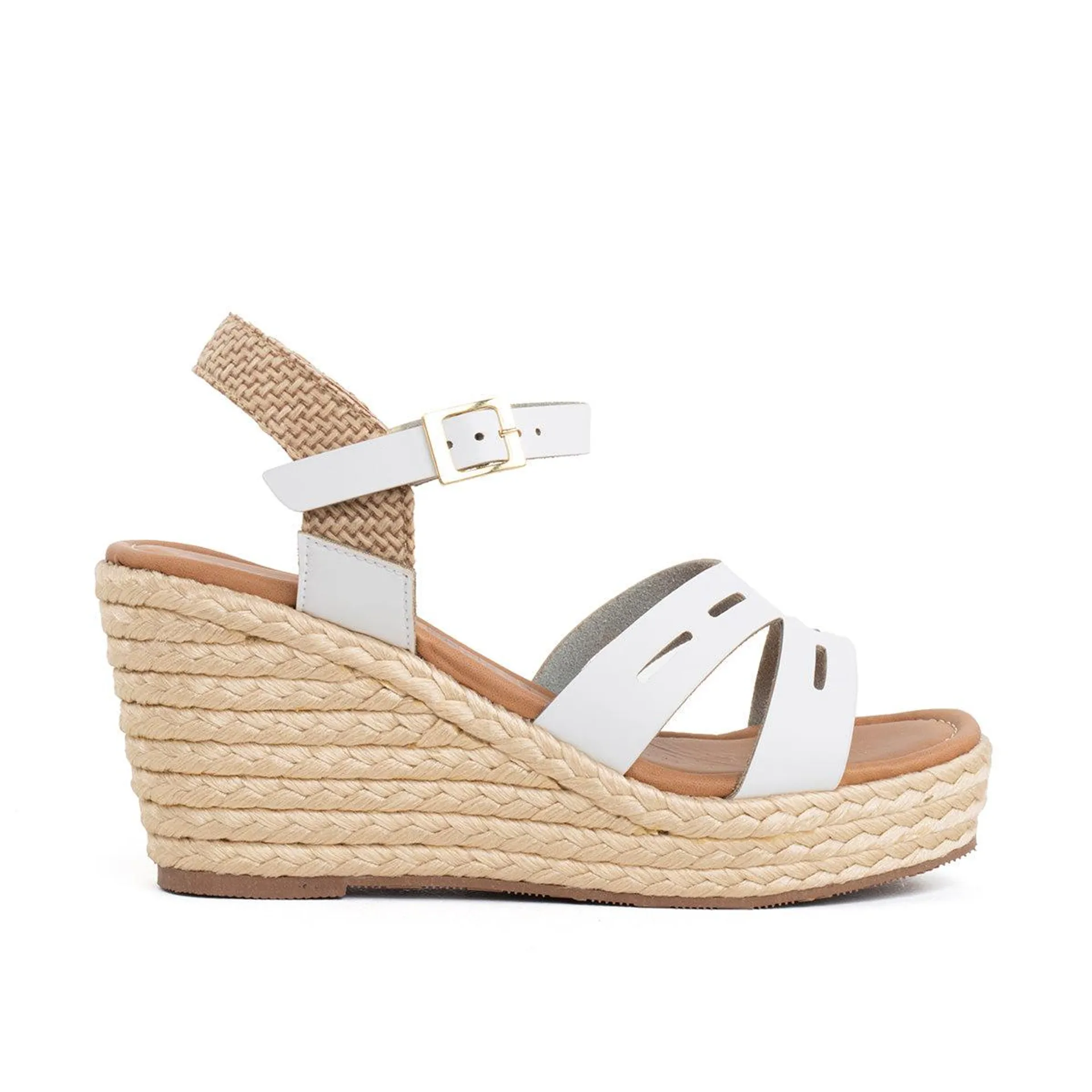 Sandalias color blanco con plataforma en yute