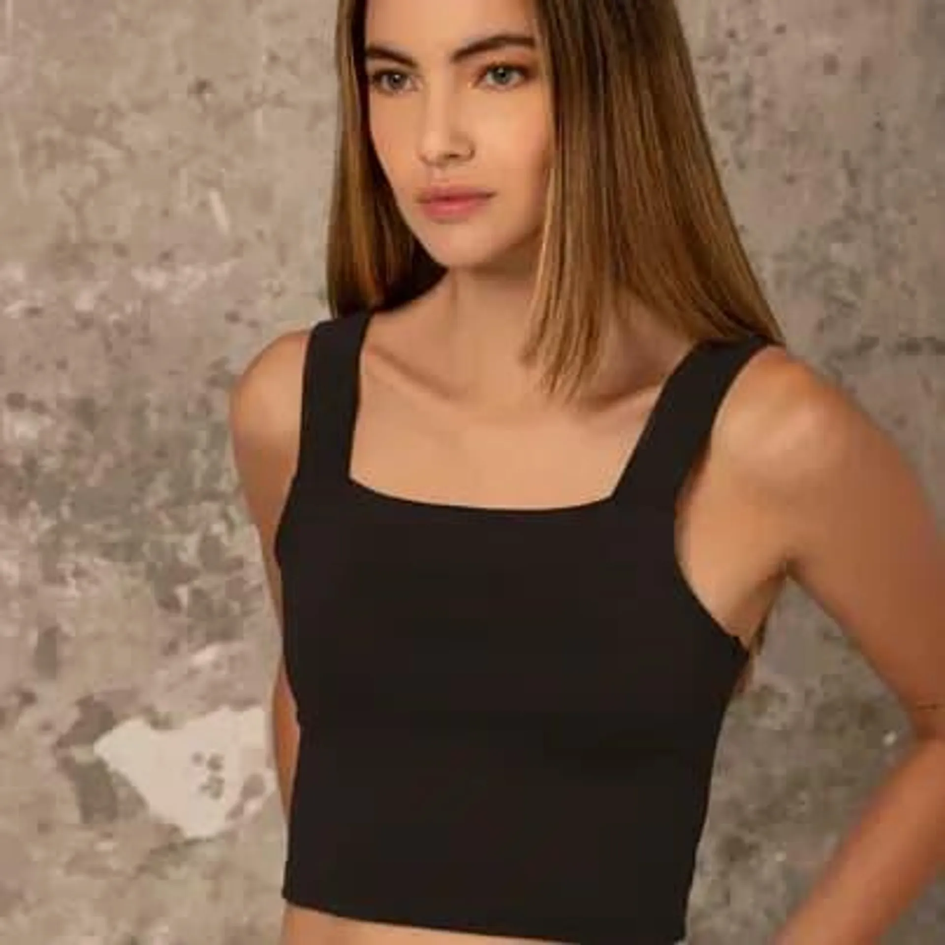 Eléntari Crop top con forro interno Negro L