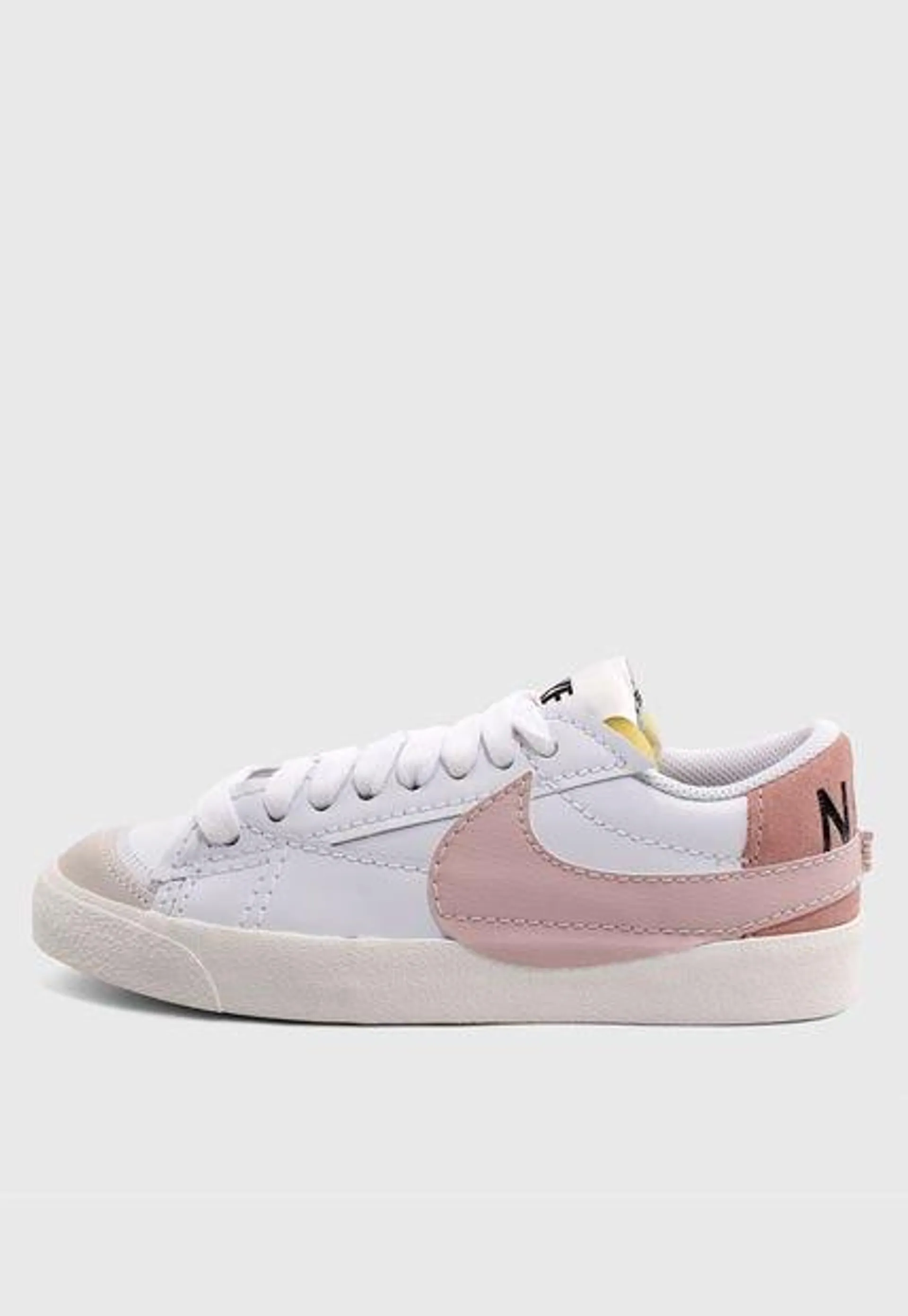 Tenis Lifestyle Blanco-Rosa Nike Blazer Low '77 Jumbo