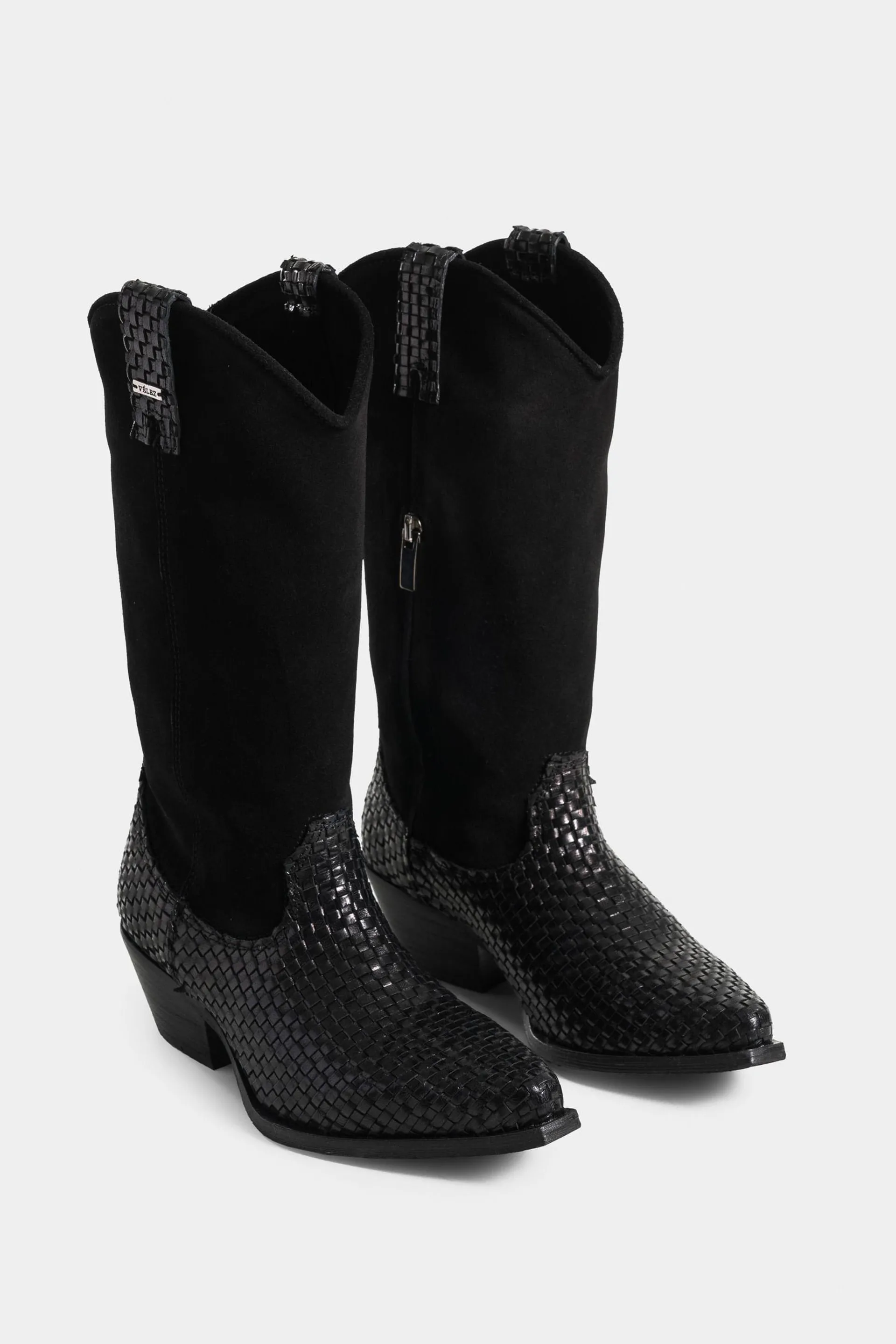 Botas gobi de cuero liso y gamuza para mujer chapetas tejidas