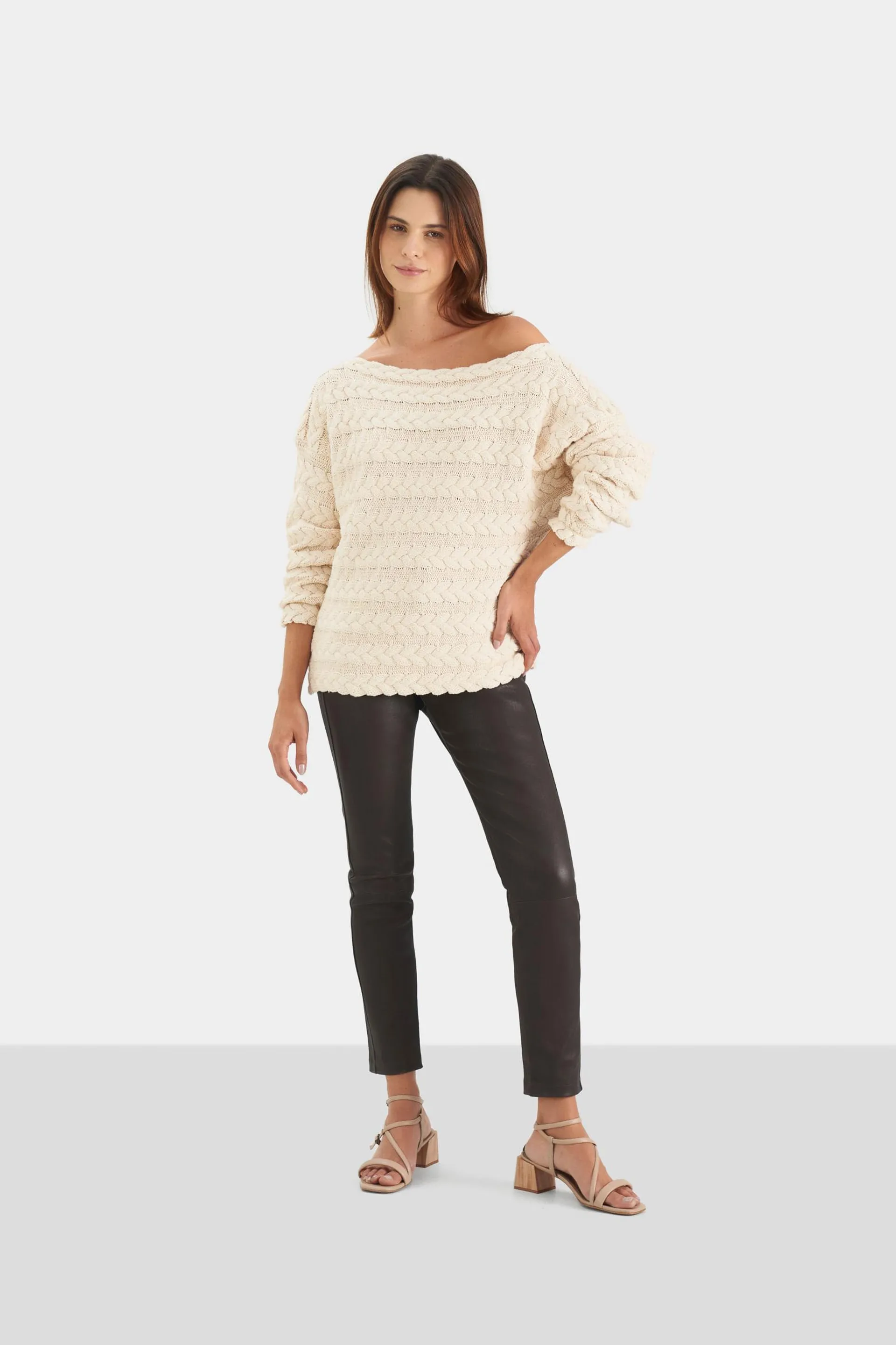 Sweater Gobi tejido trenzado para mujer silueta semiholgada