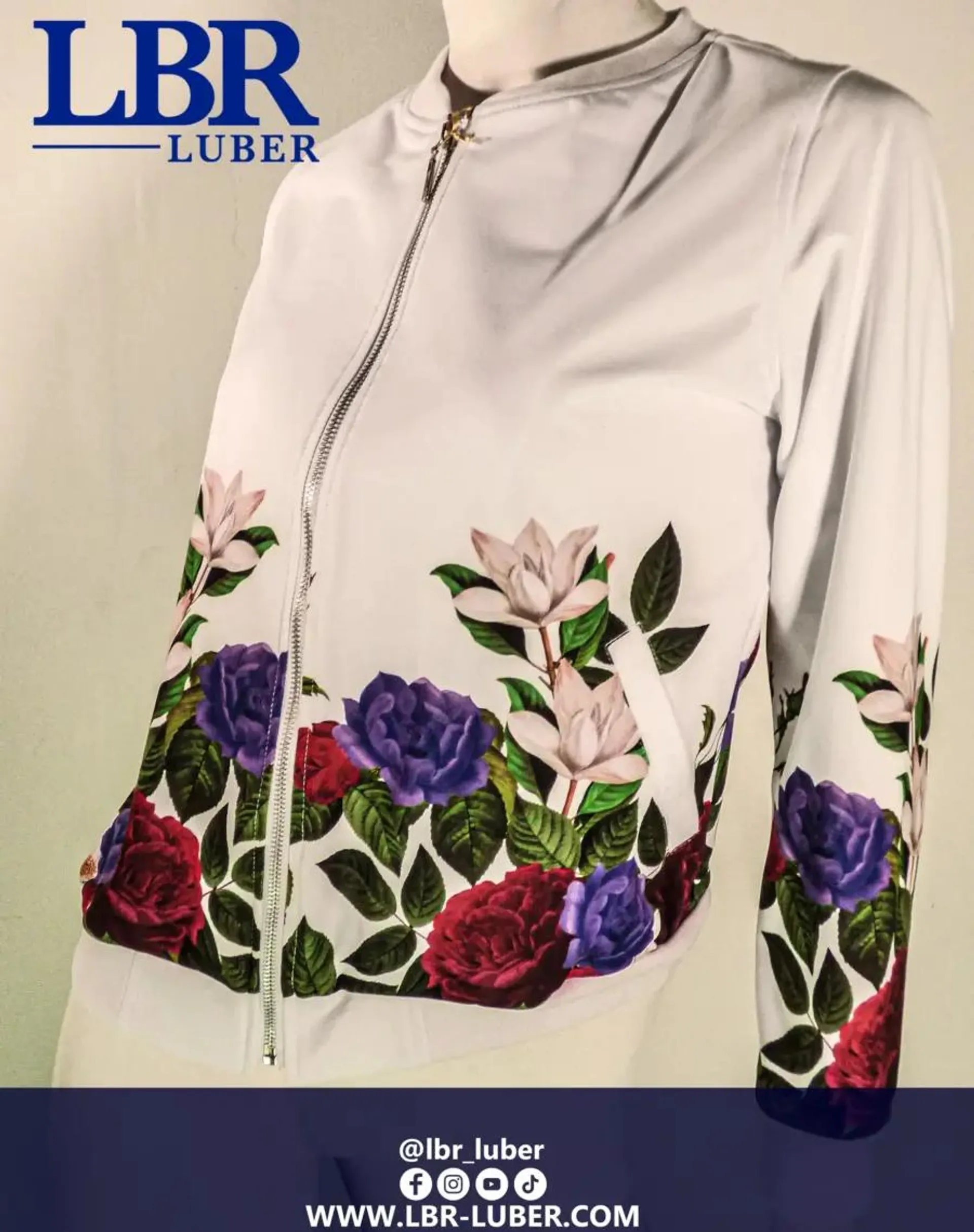 Chaqueta Blanca con estampado Floral cuello redondo