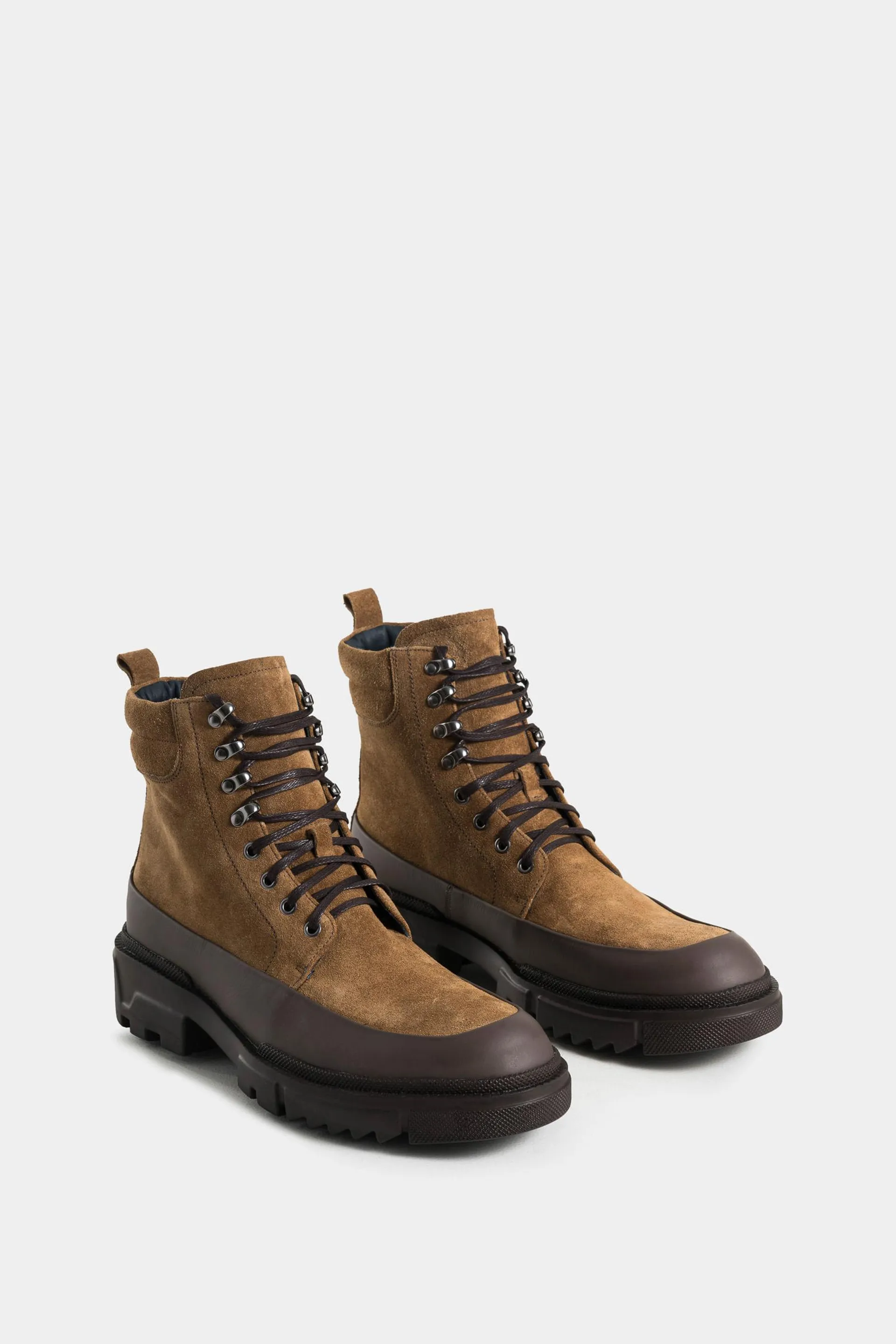 Botas neu de cuero para hombre suela tractorada