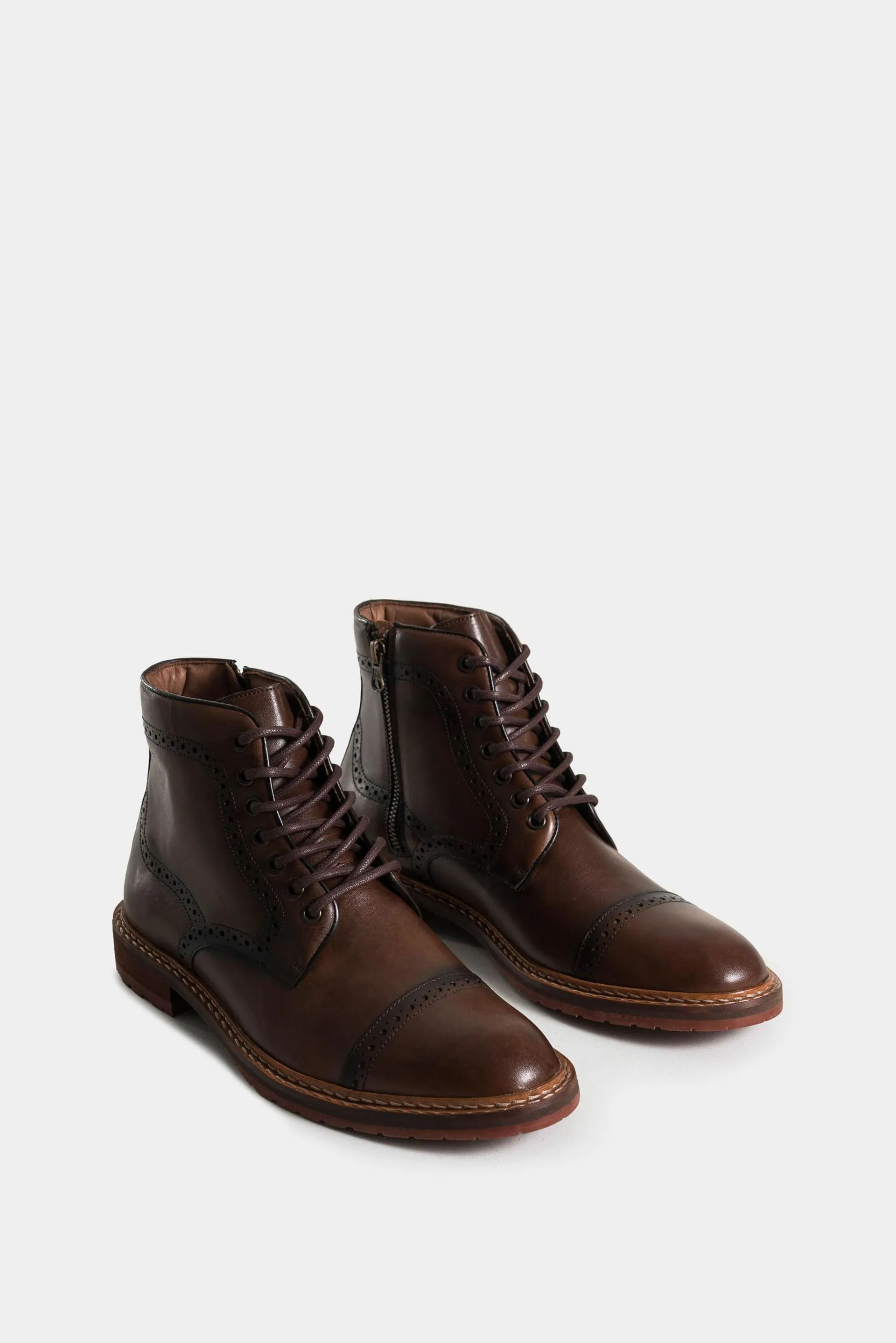 Botas Estepa de cuero liso para hombre detalle artesanal chiripiado