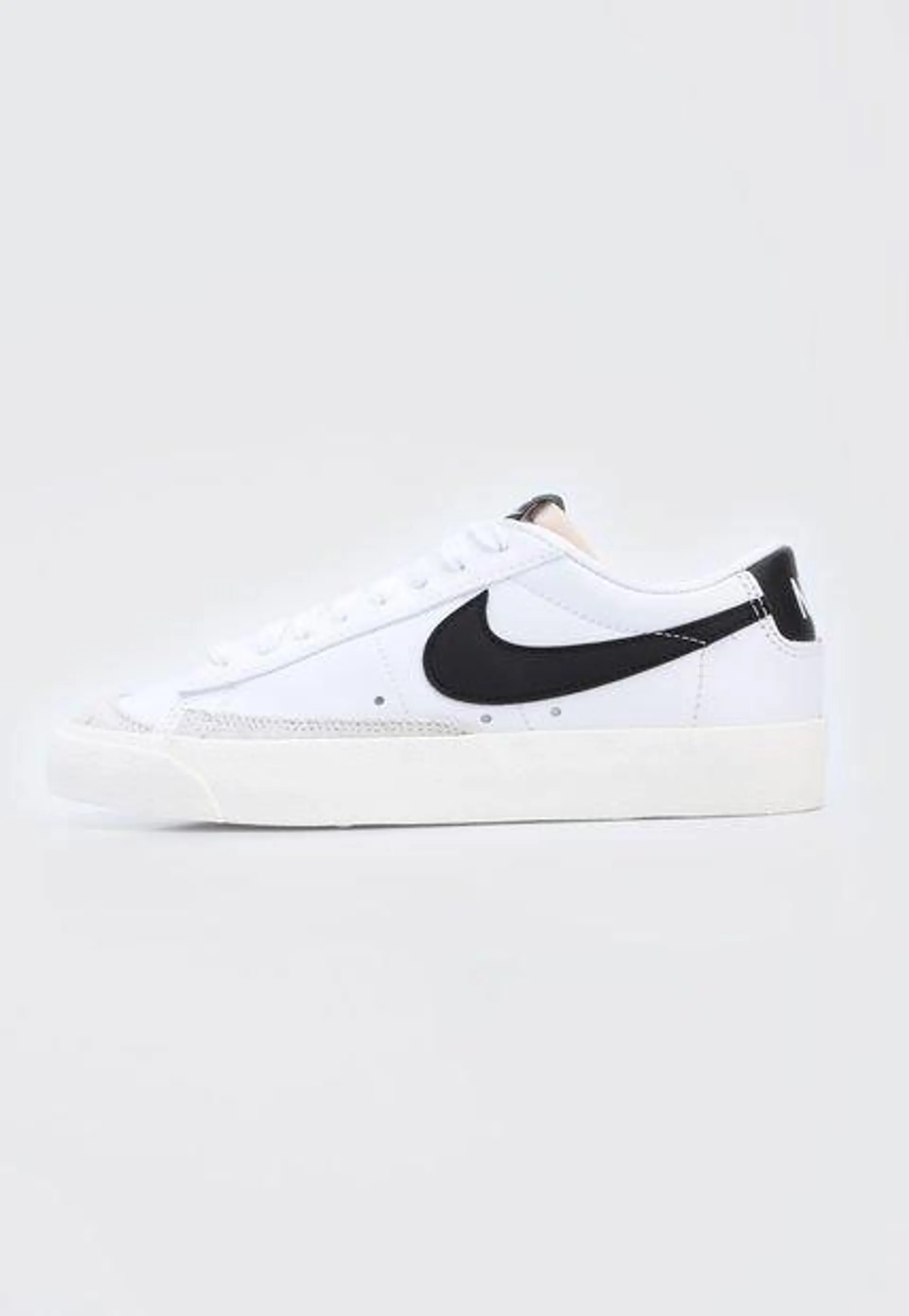 Tenis Lifestyle Blanco-Negro-Gris Nike Blazer Low '77