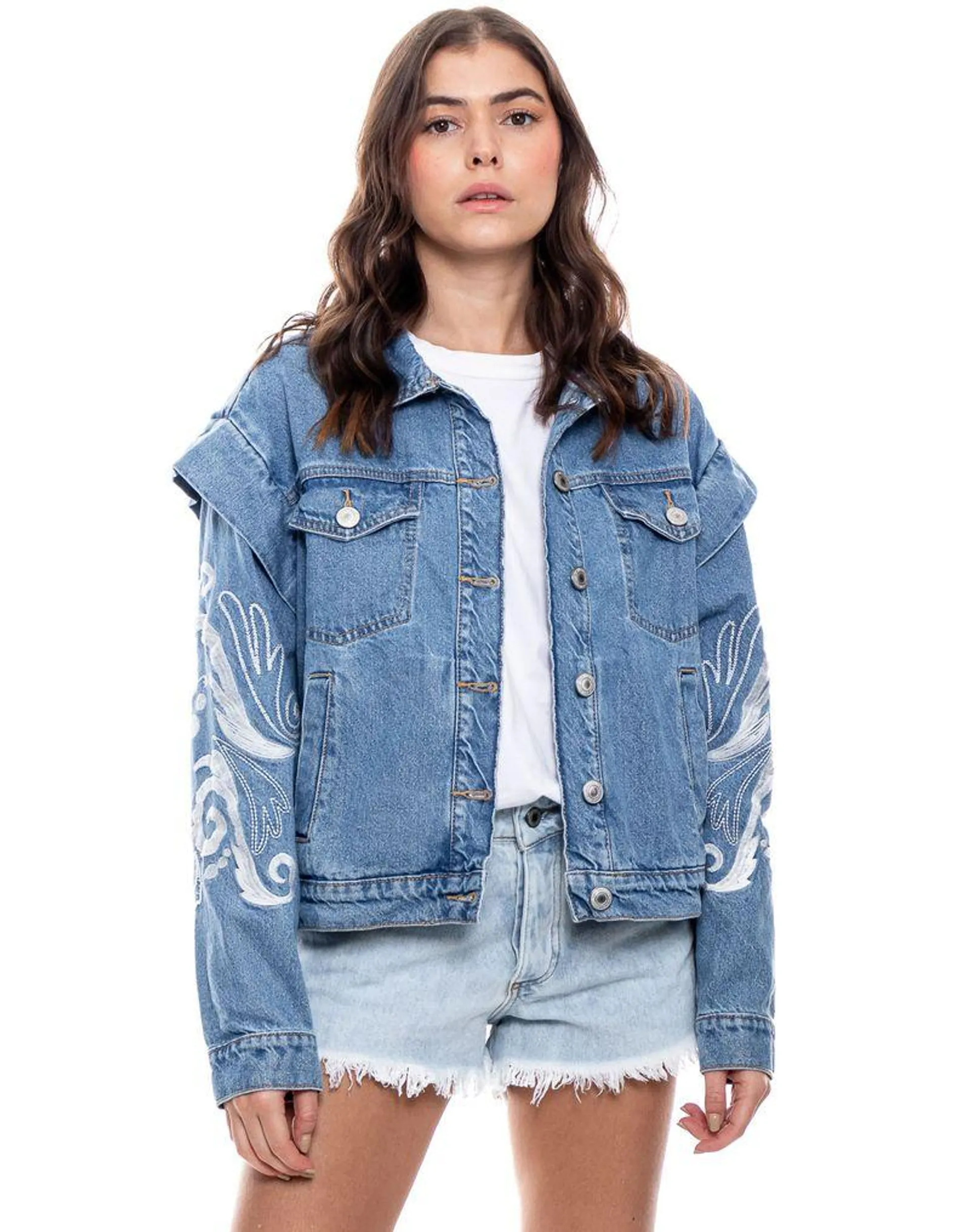 Chaqueta Tribal En Denim Con Detalle En Hombros Y Bordado En Mangas