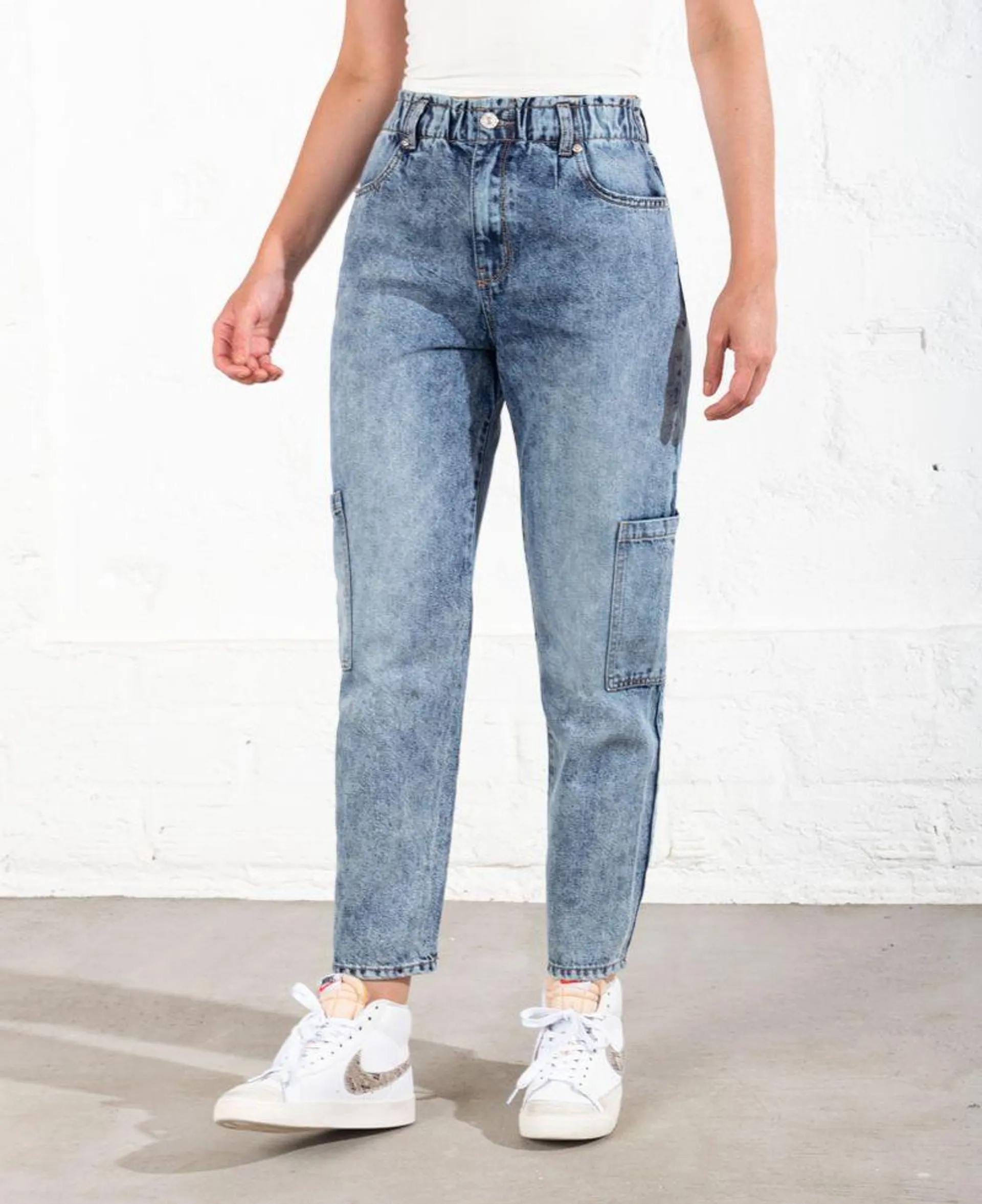 Jean para mujer azul medio Baggy tiro súper alto con lavado acid wash