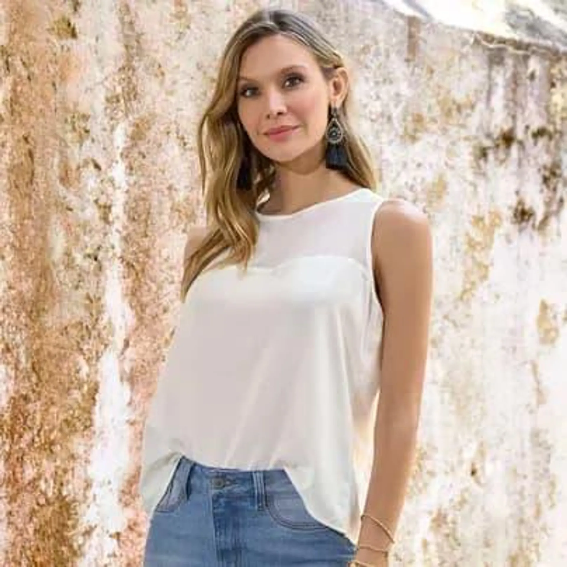 Muba Blusa manga sisa con transparencia en frente blanco