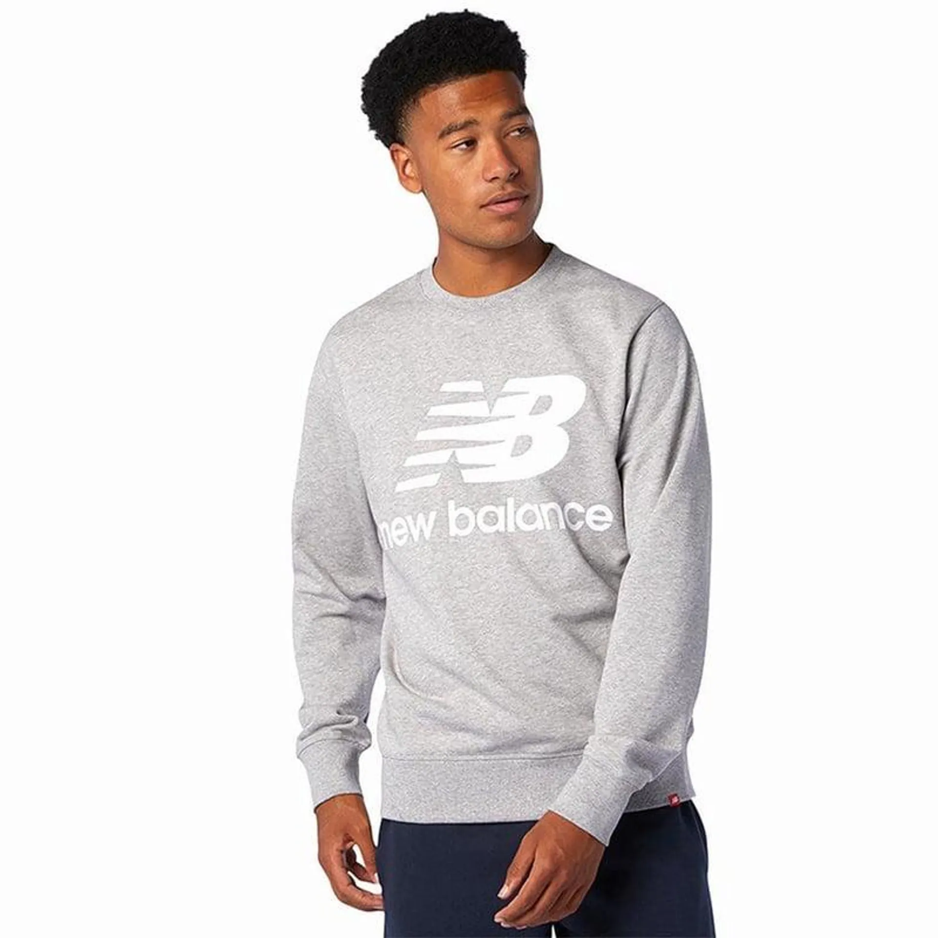 Sueter New Balance Essentials Stacked Logo Hombre-Gris Claro