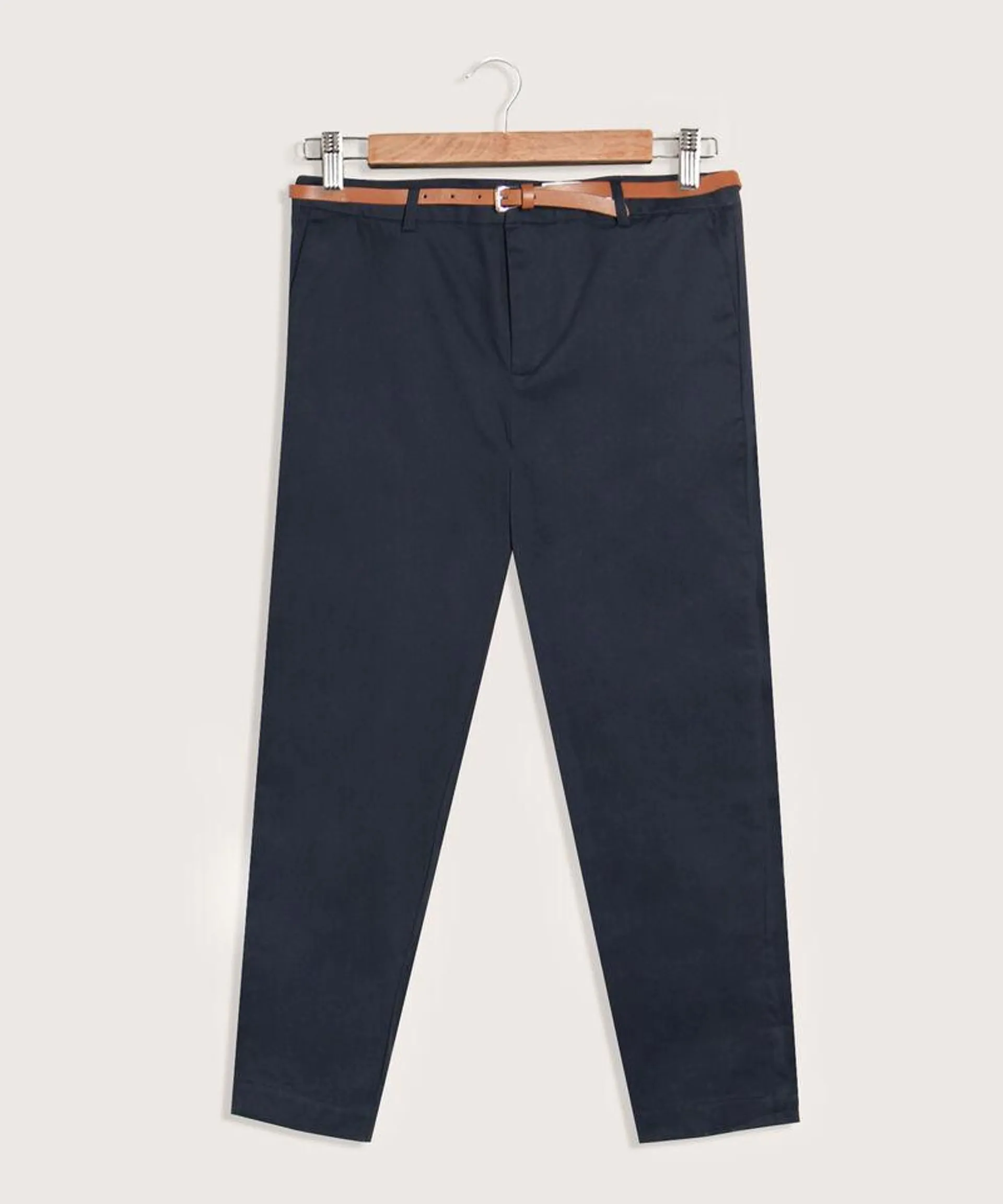 Pantalon Chino Unicolor Con Cinturon