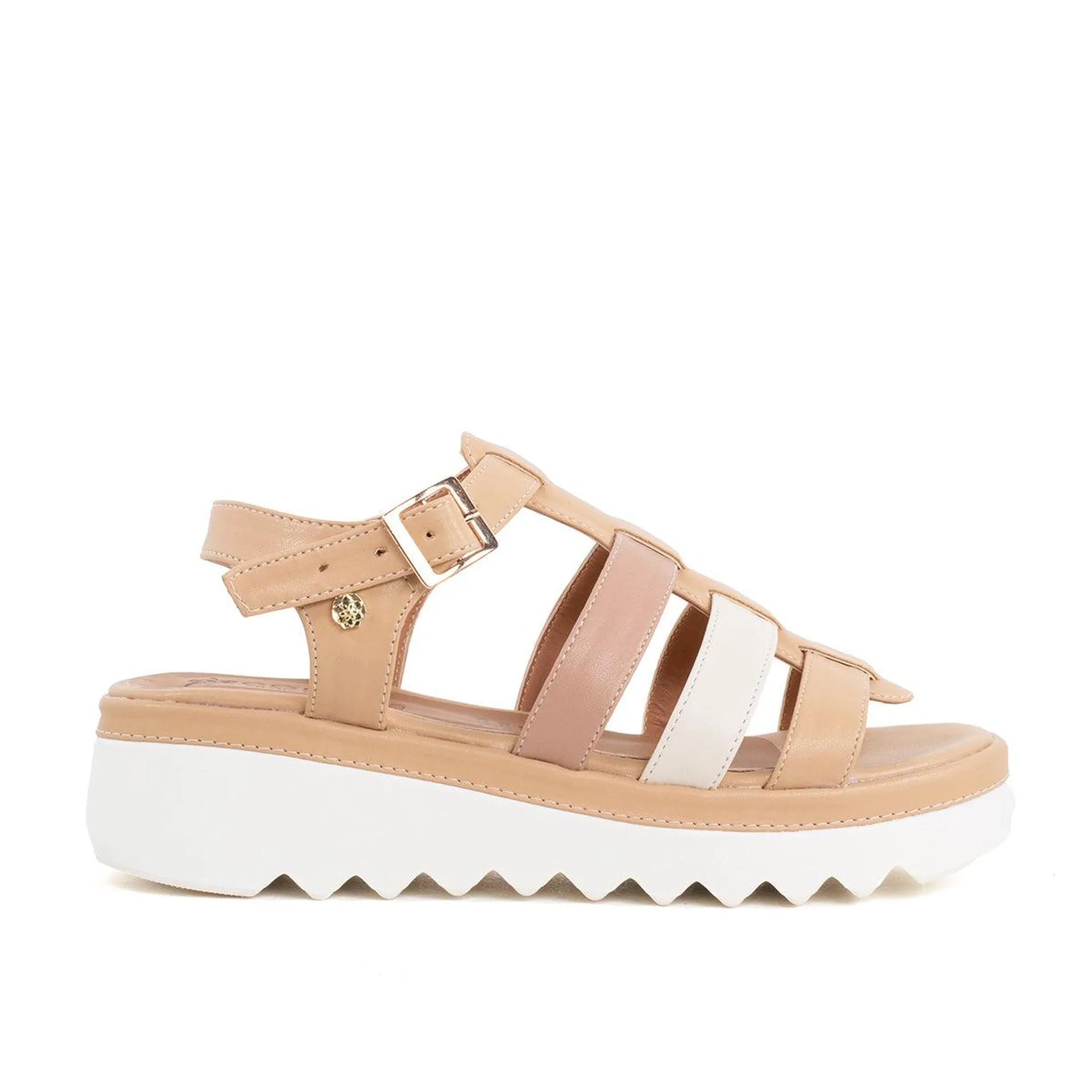 Sandalias planas color beige con plataforma