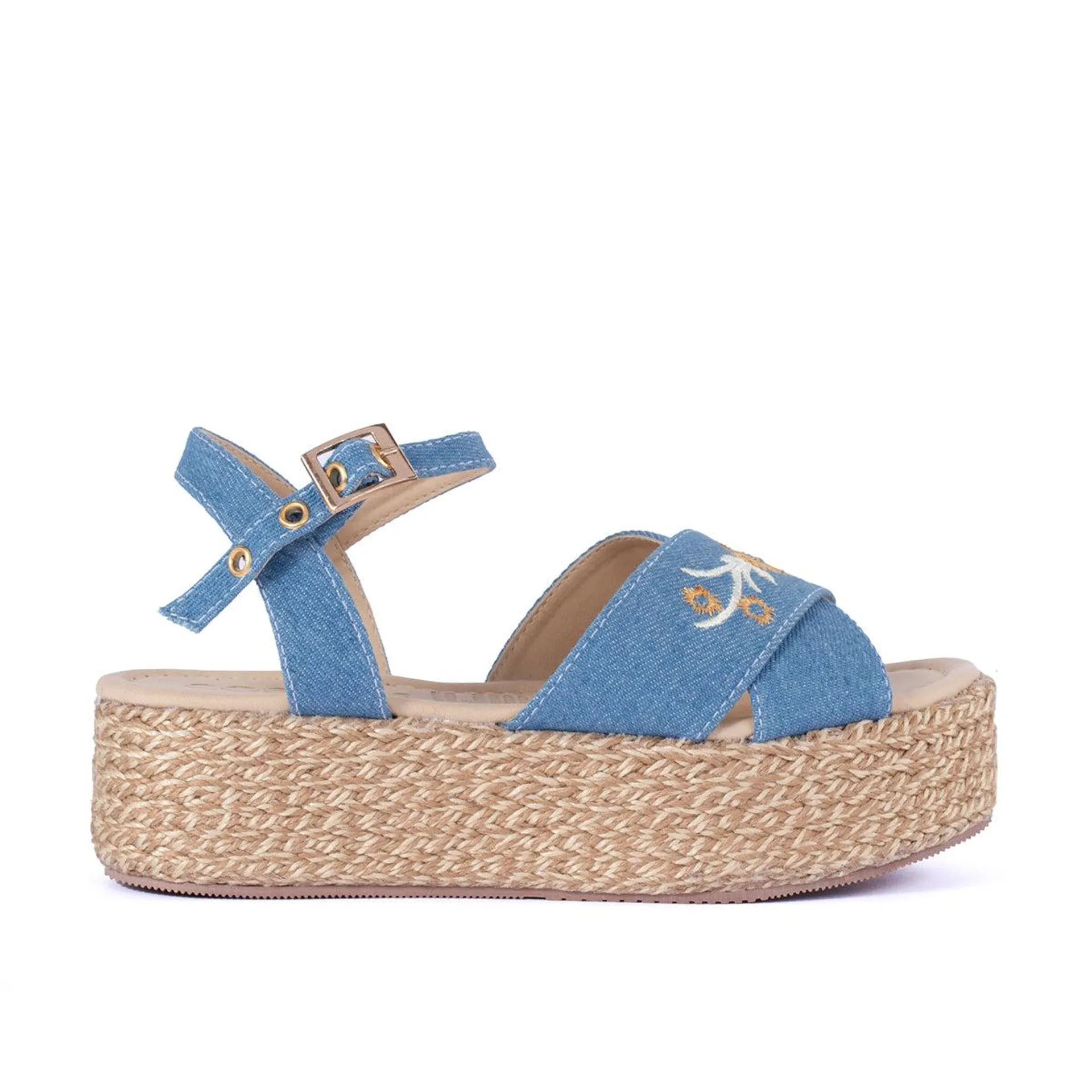 Sandalias color azul con capellada textil, empeine con bordado y suela en yute