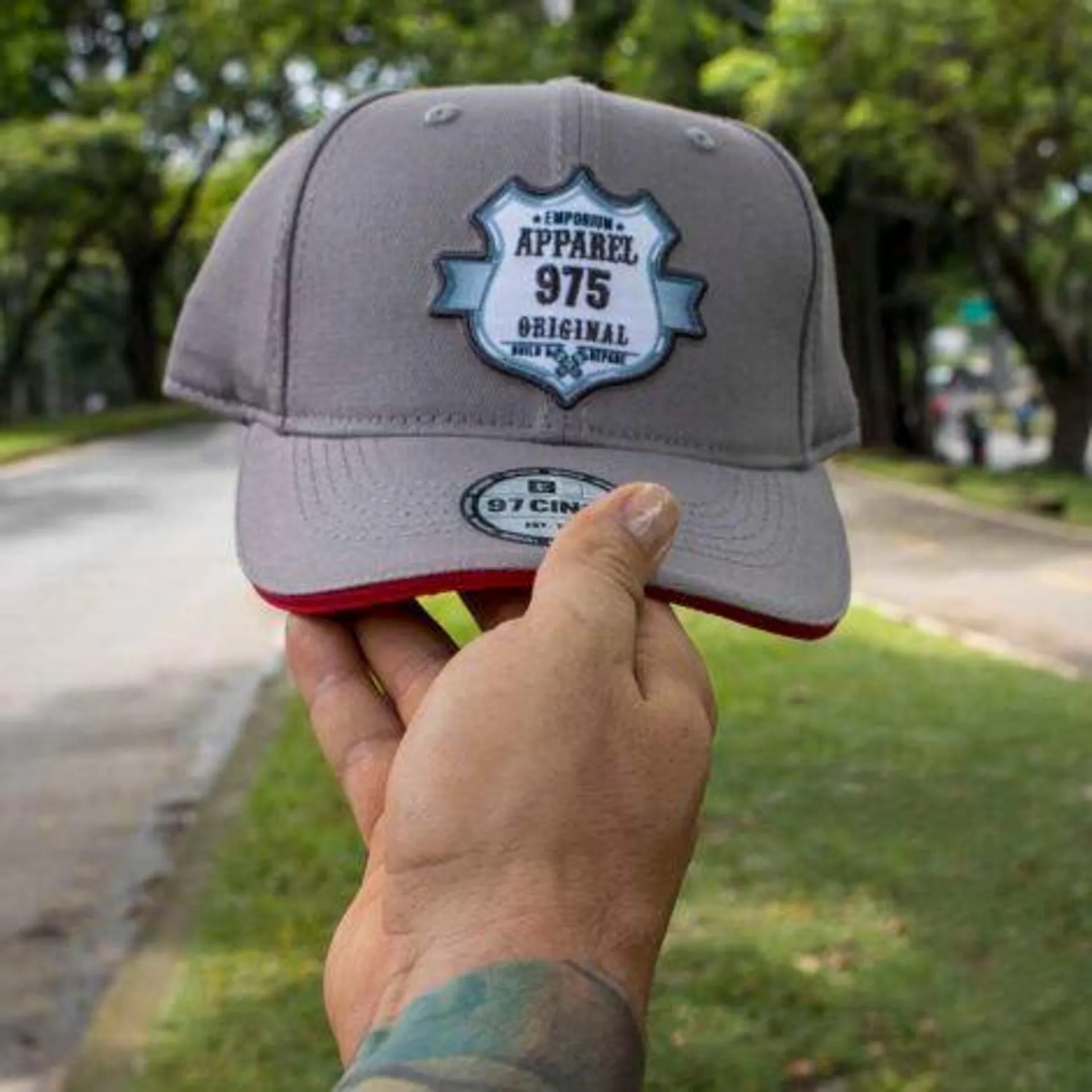 Gorra apparel 975 gris