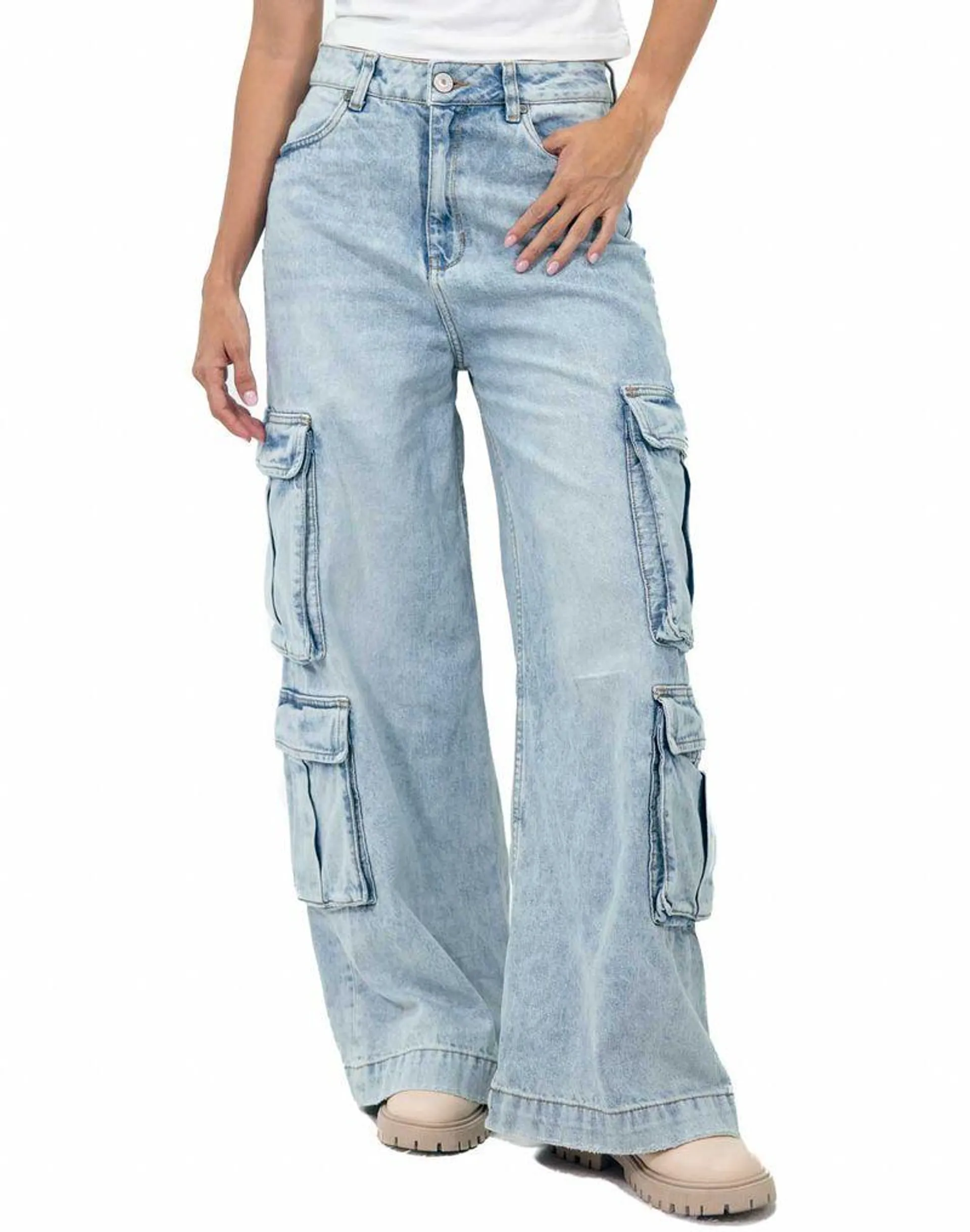 Medium Waist Wide Leg Cargo Jeans