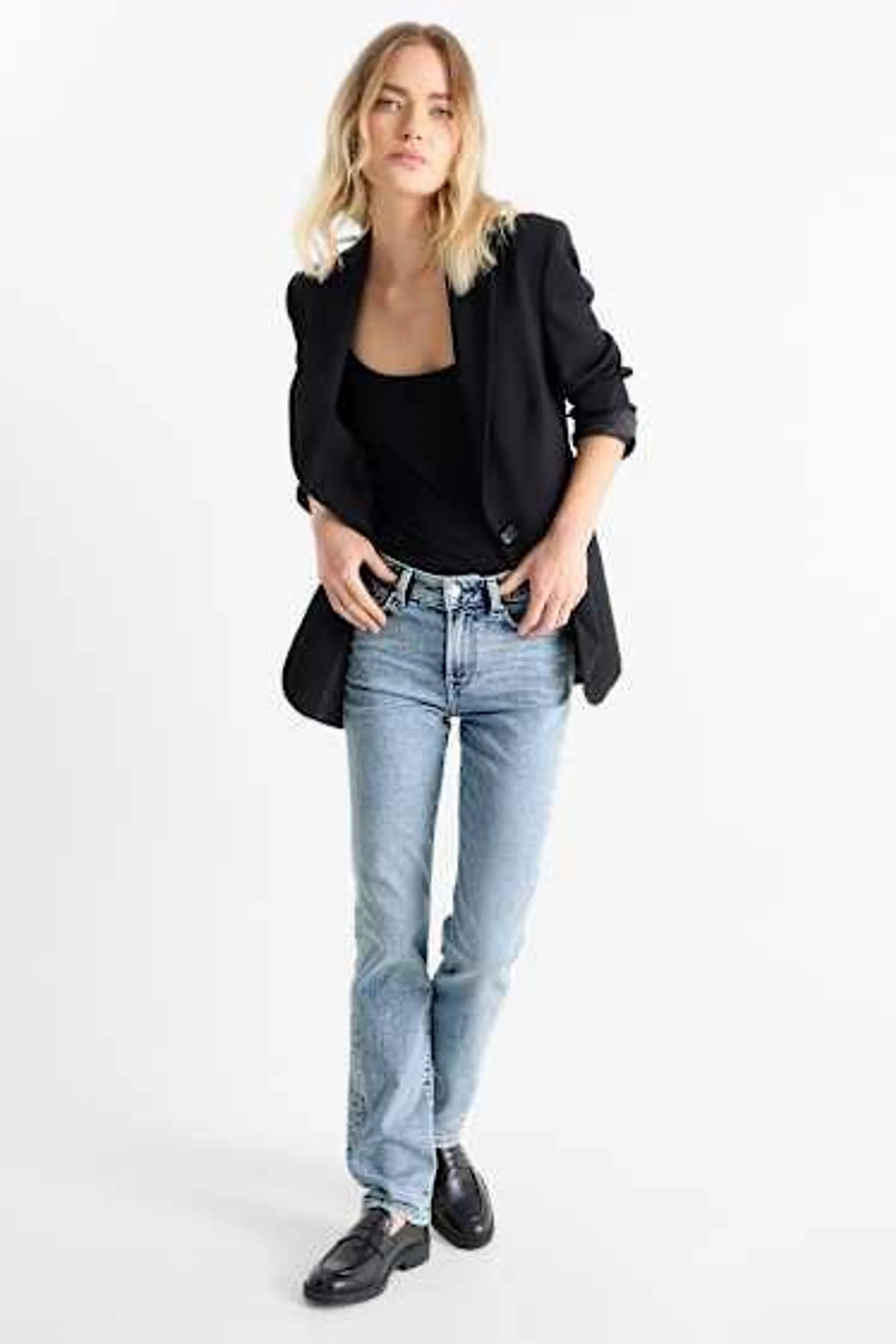 Straight jeans - mid-rise waist