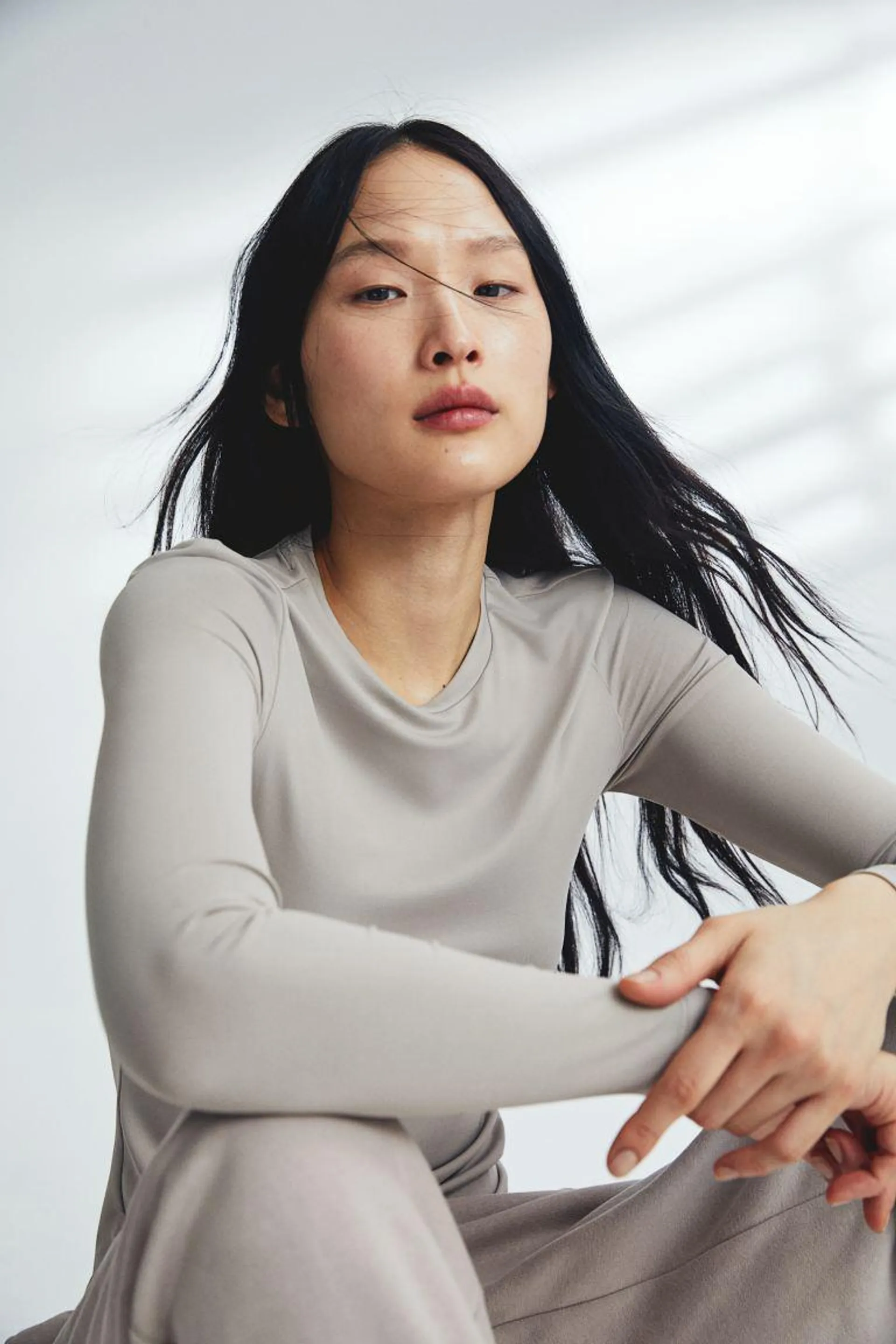 Long-sleeved microfibre top