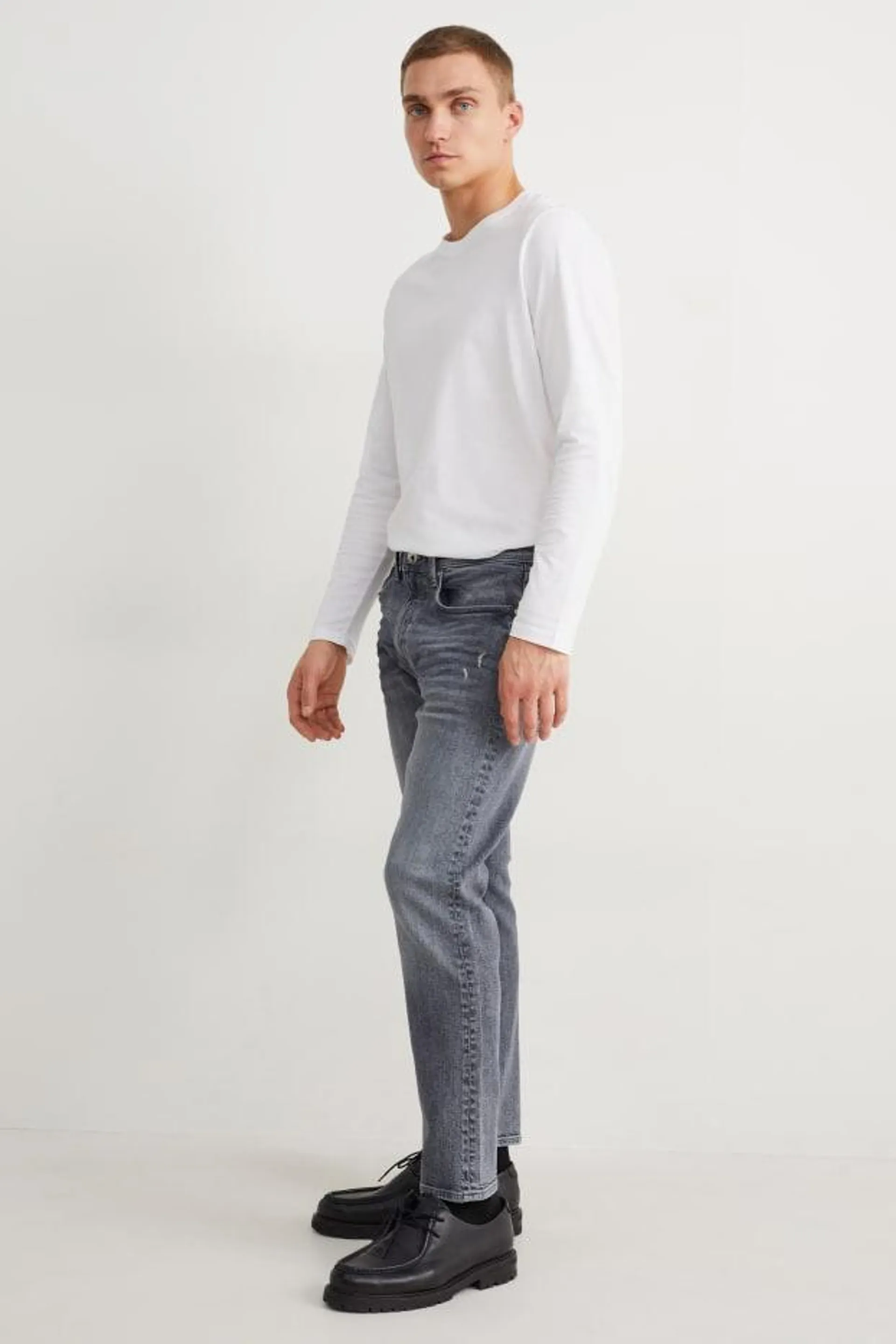 Slim tapered jeans - LYCRA®