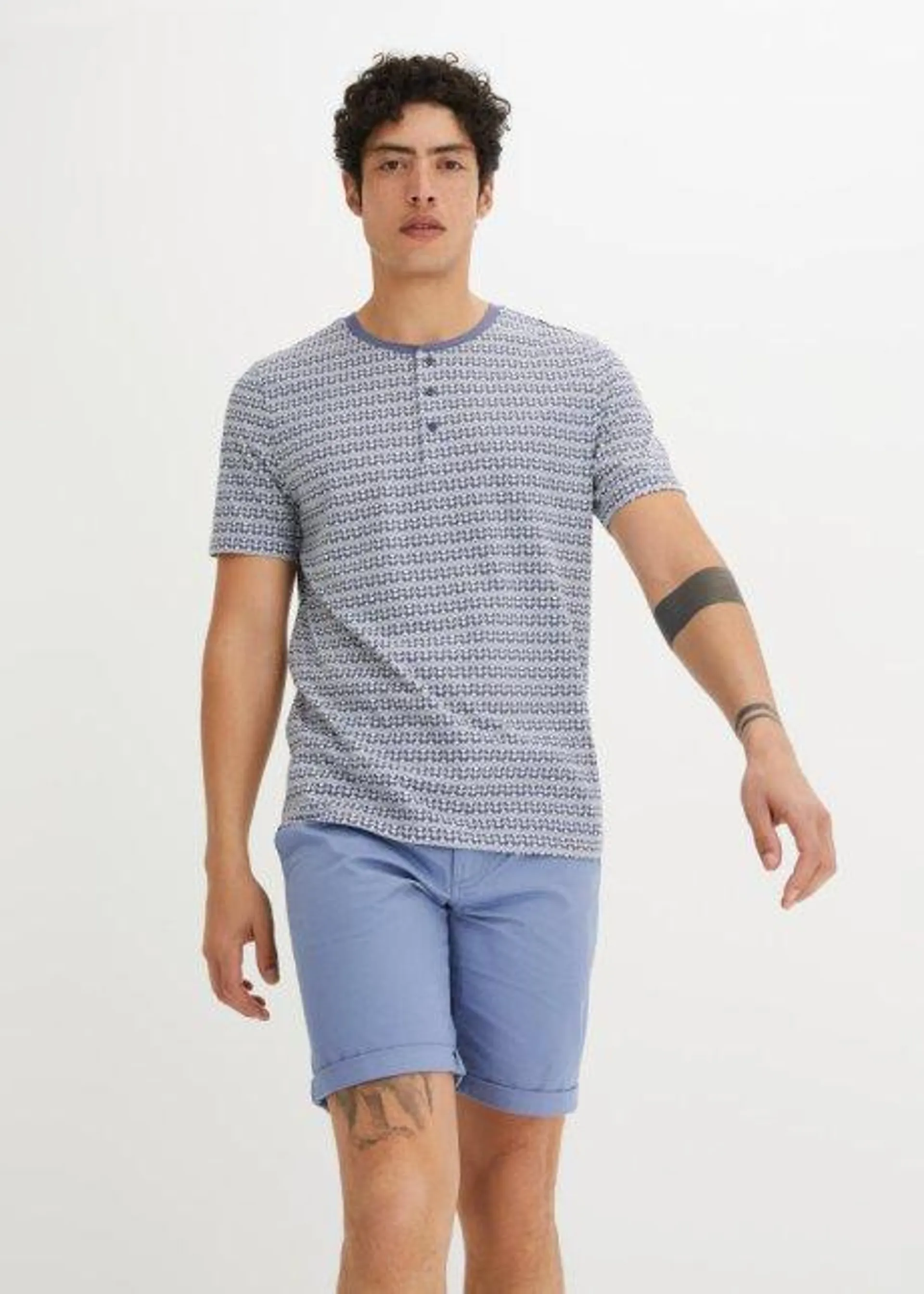 T-shirt col Henley manches courtes en coton avec imprimé minimaliste