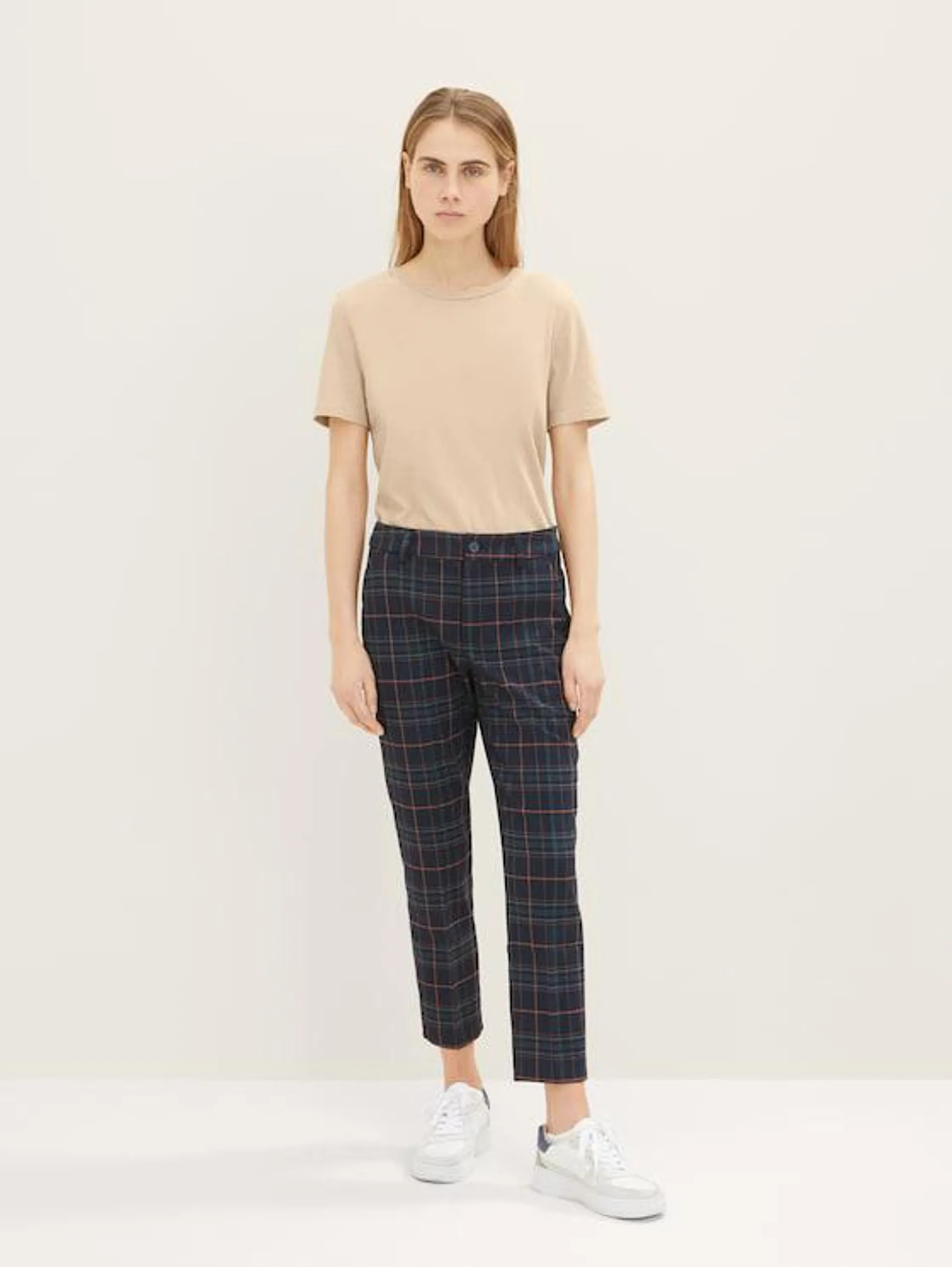 Cigarette trousers in a check pattern