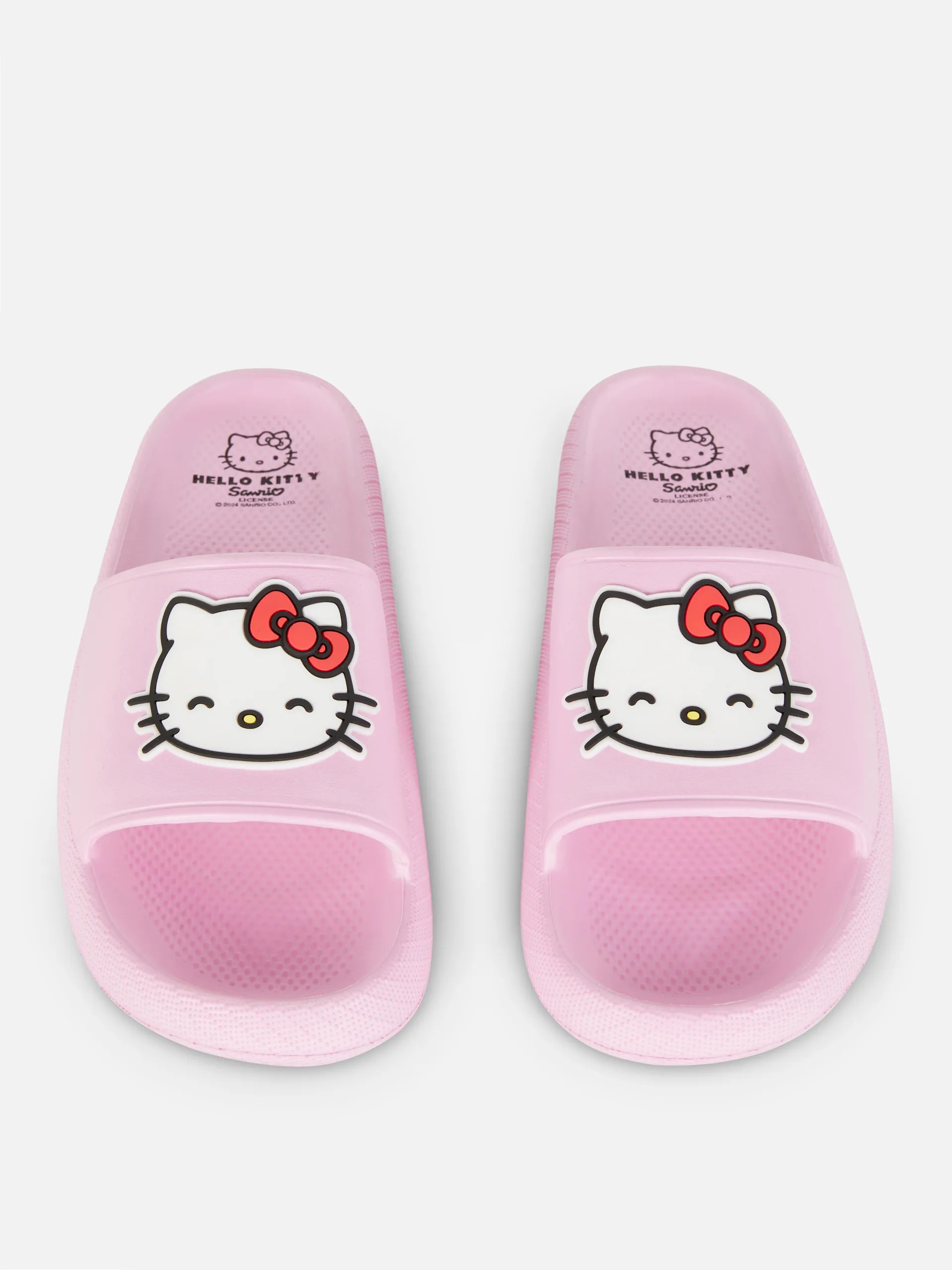 „Hello Kitty“ Badesandalen zum 50. Jubiläum