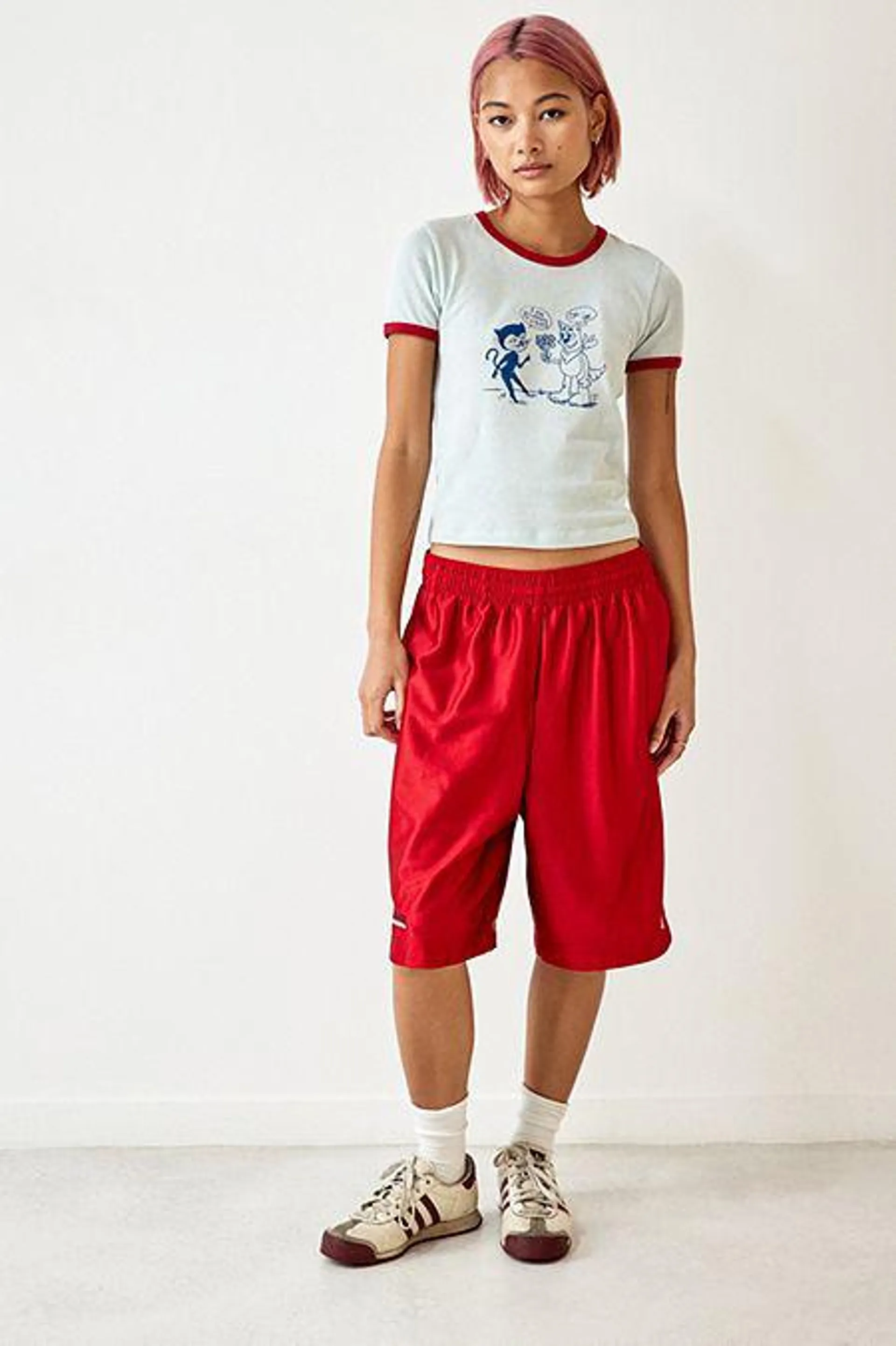 Urban Renewal Vintage – Basketball-Shorts in Rot