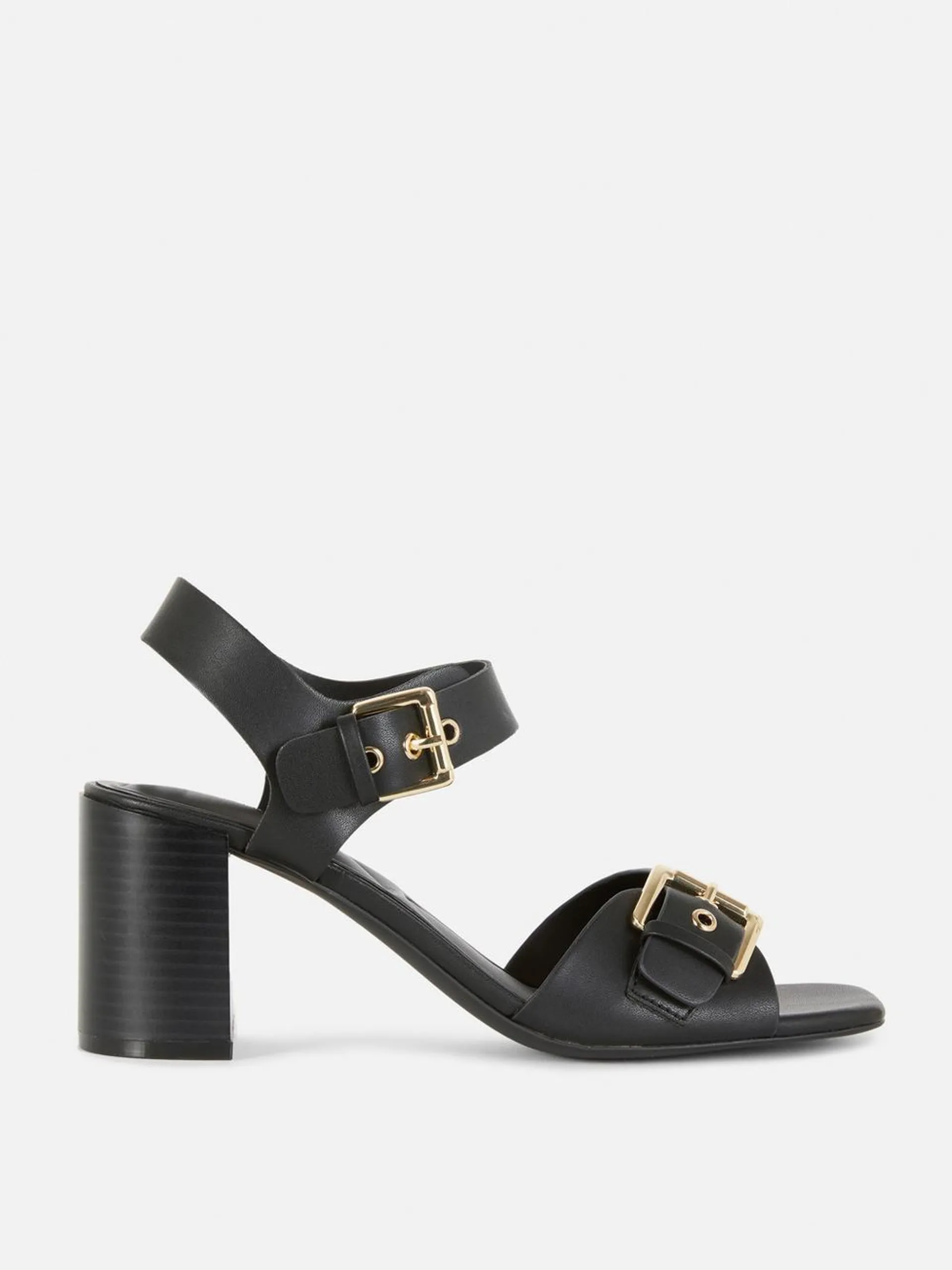 Heels mit Ösen und Blockabsatz