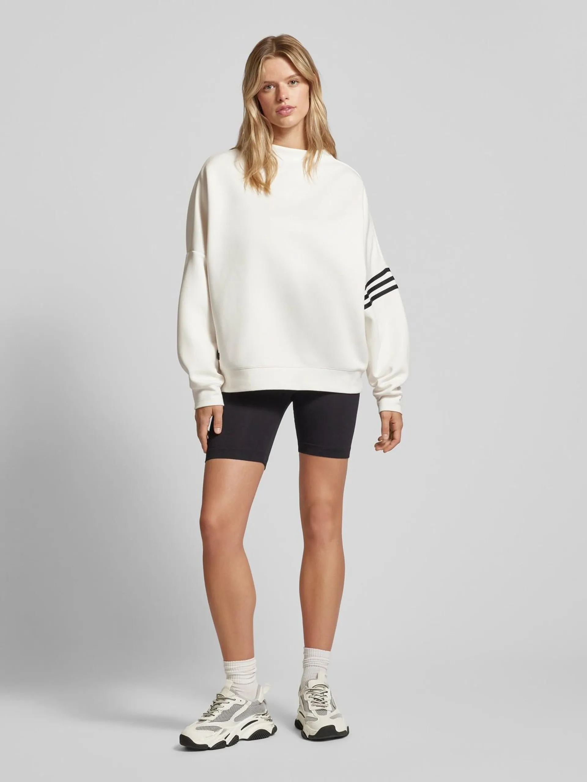 Oversized Sweatshirt mit Label-Stitching in weiss