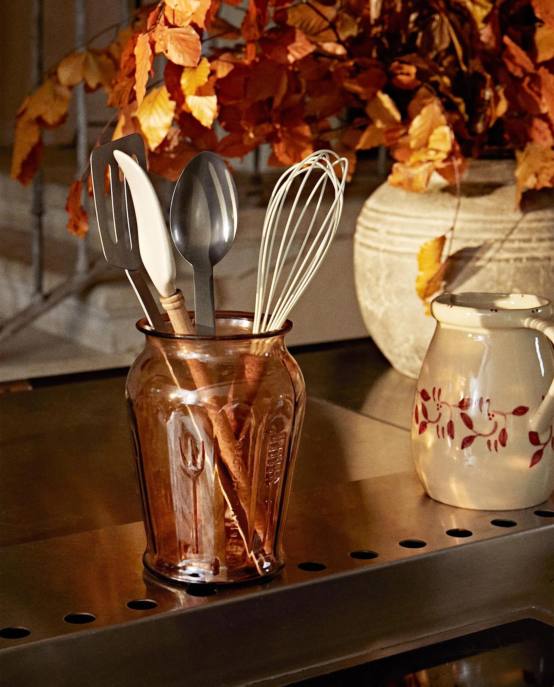 FACETED GLASS UTENSIL HOLDER