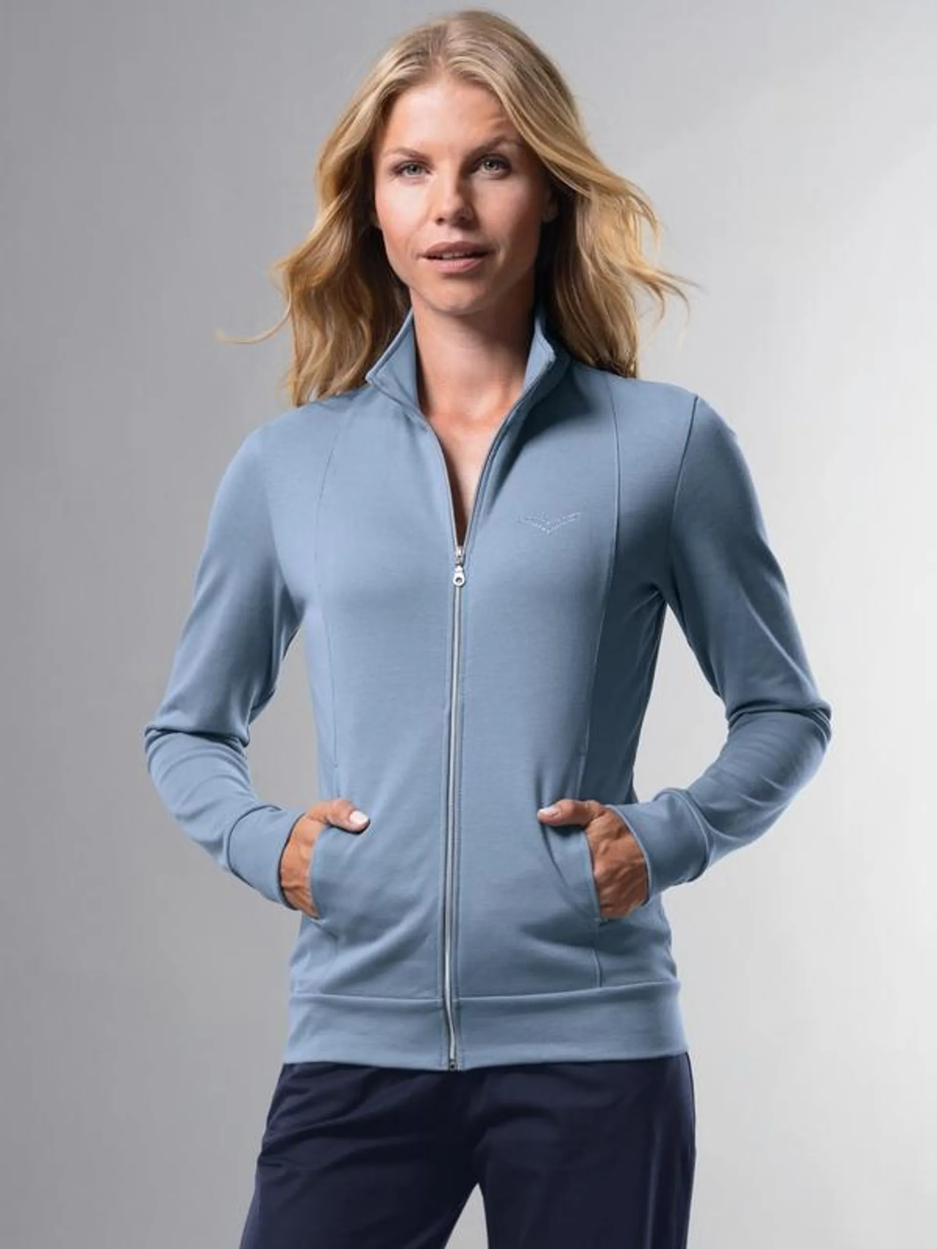 Jacke veredelt mit Kristallsteinen Pearl-blue