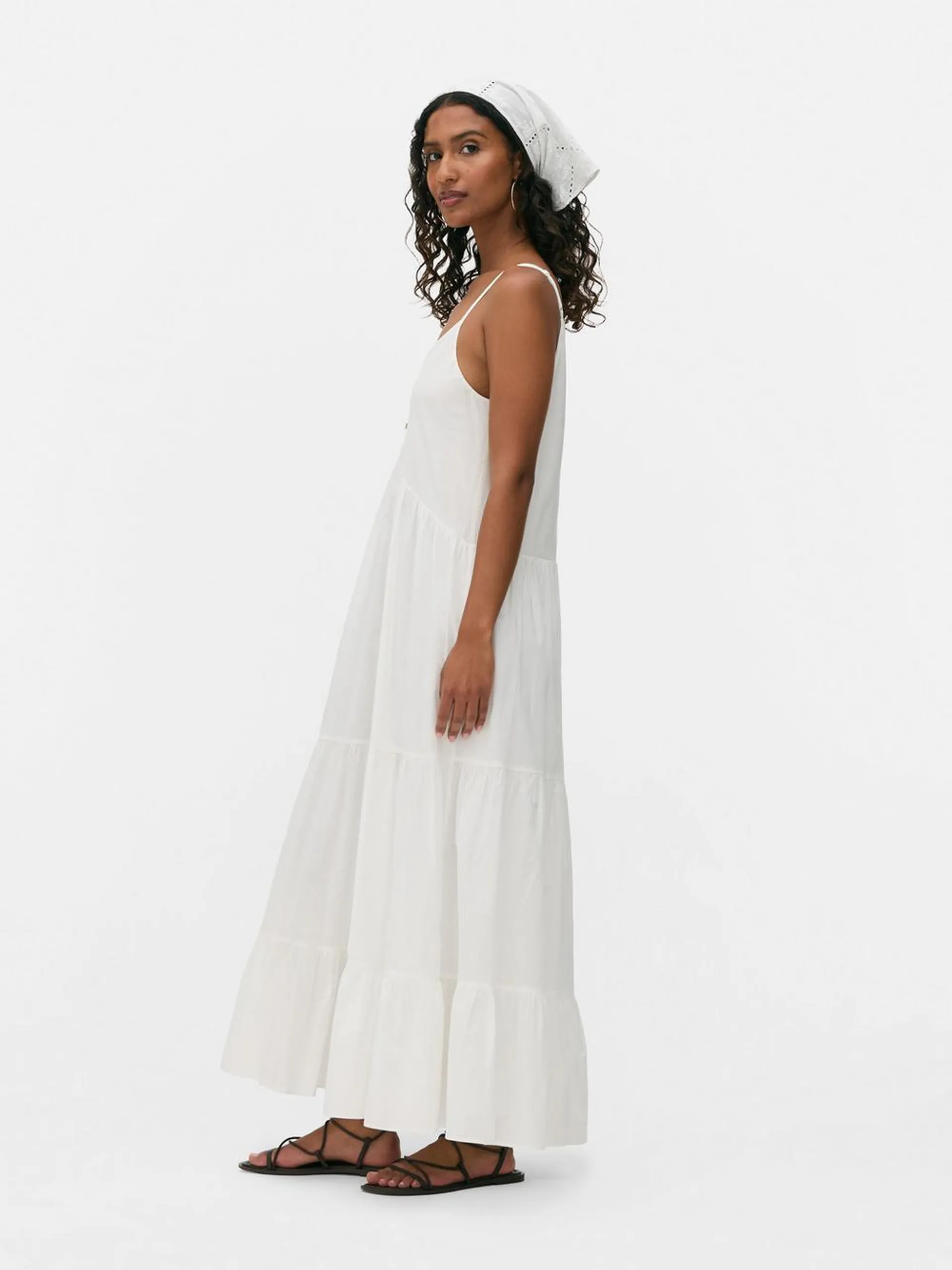 Vestido midi de tirantes con botones delanteros
