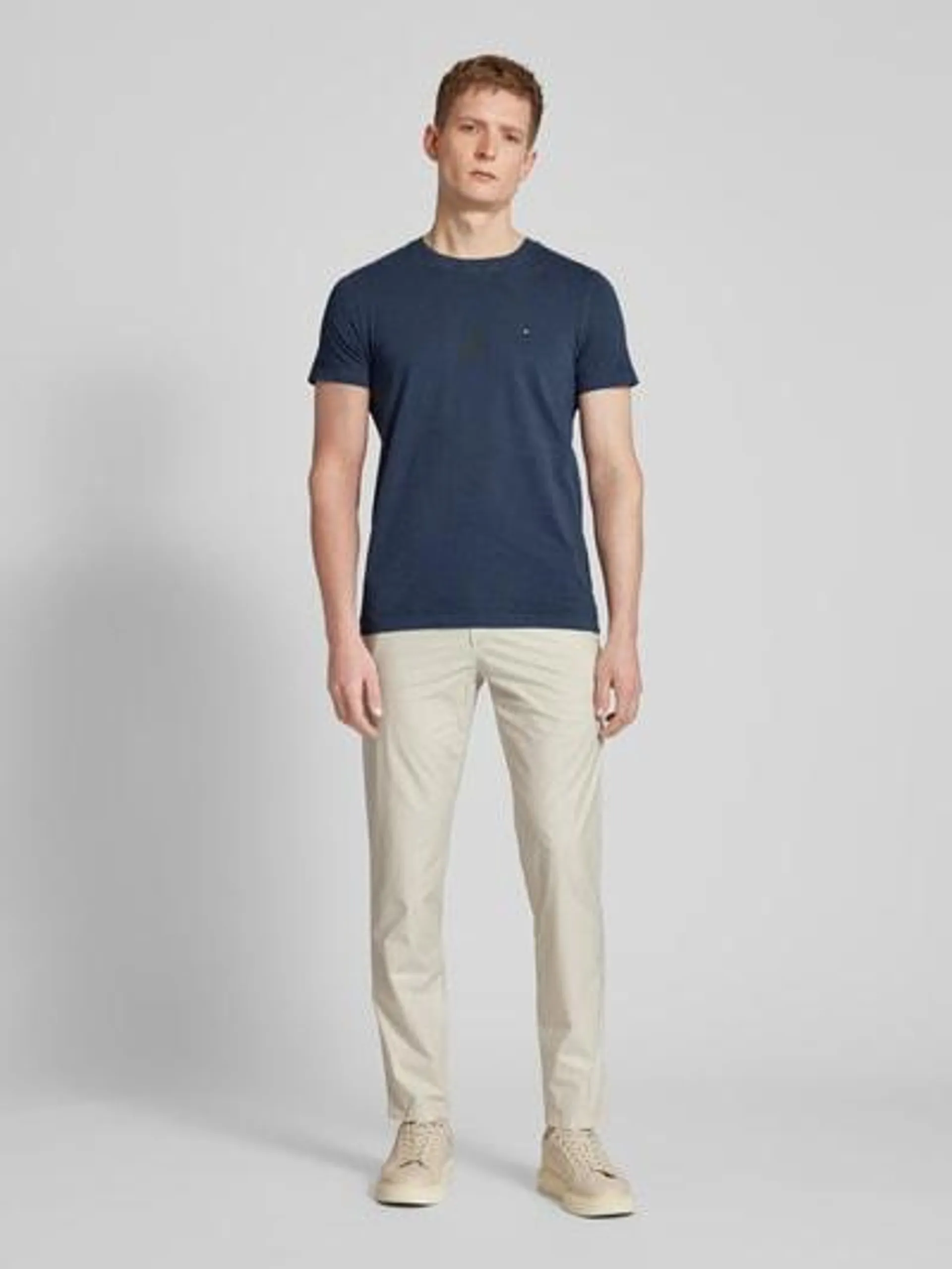 Slim Fit T-Shirt mit Logo-Stitching Modell 'GARMENT' in marine