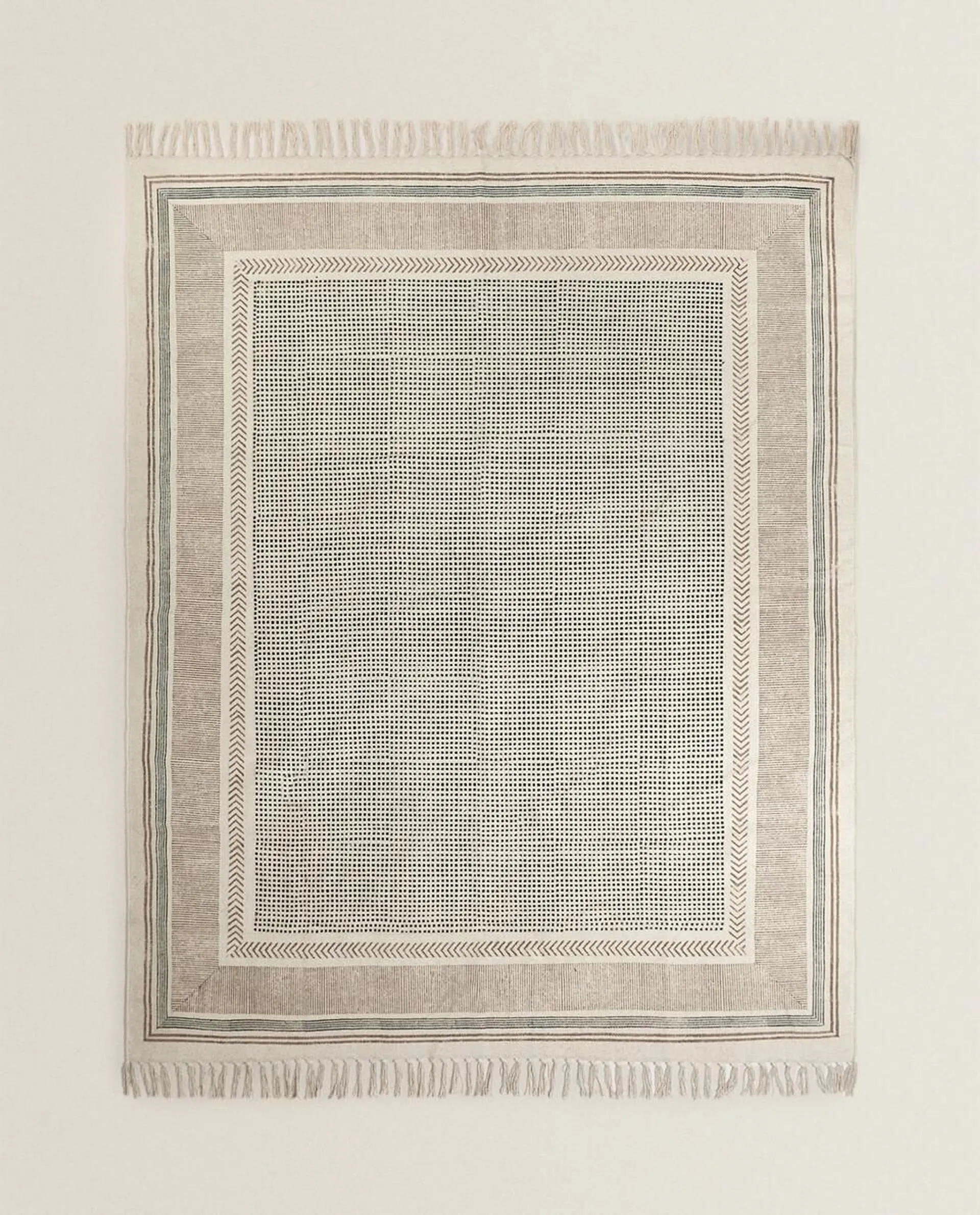 RECTANGULAR BLOCK PRINT COTTON RUG WITH FRINGING