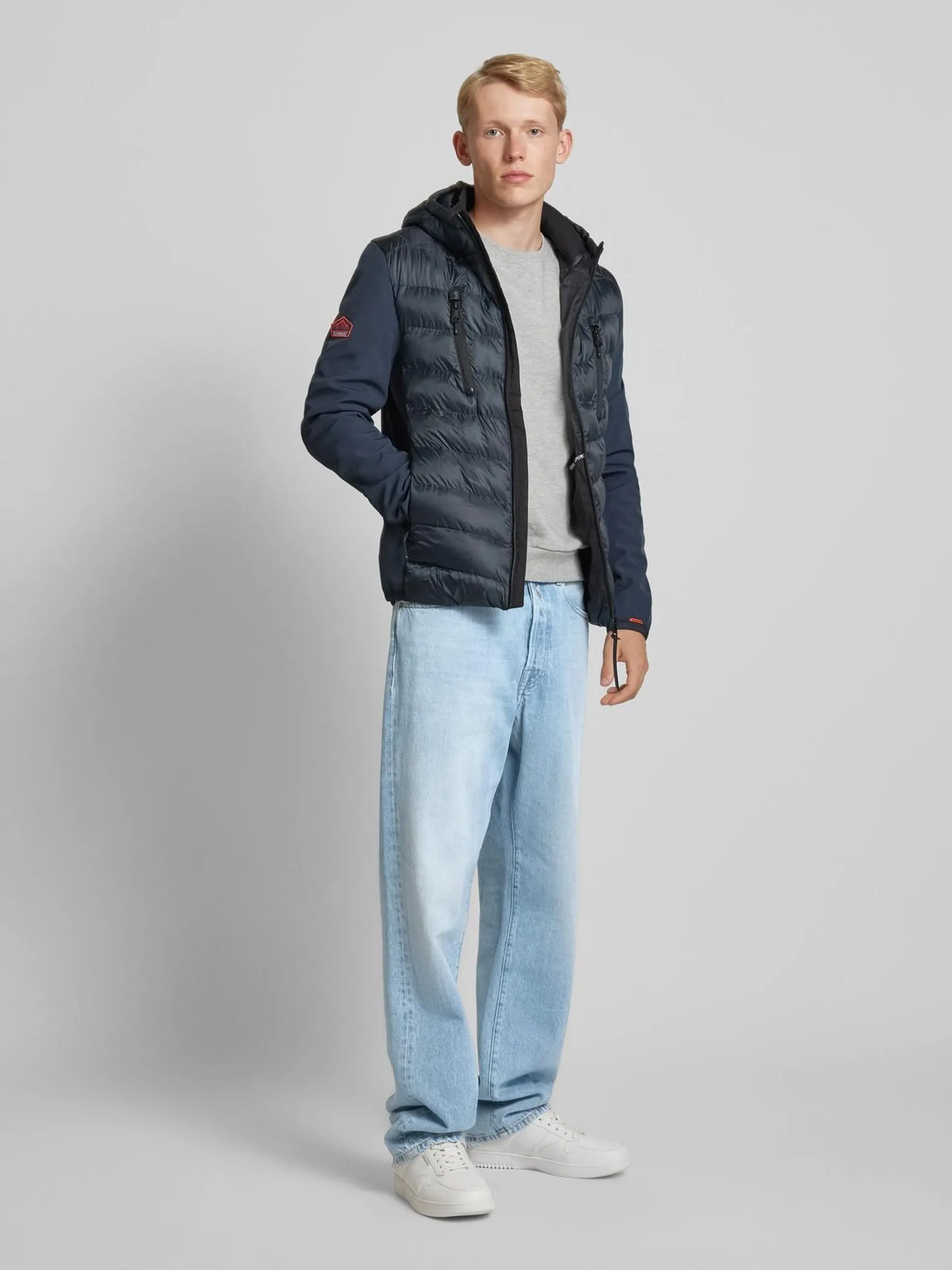 Straight Fit Jeans mit Eingrifftaschen Modell 'M9Z1' in jeansblau