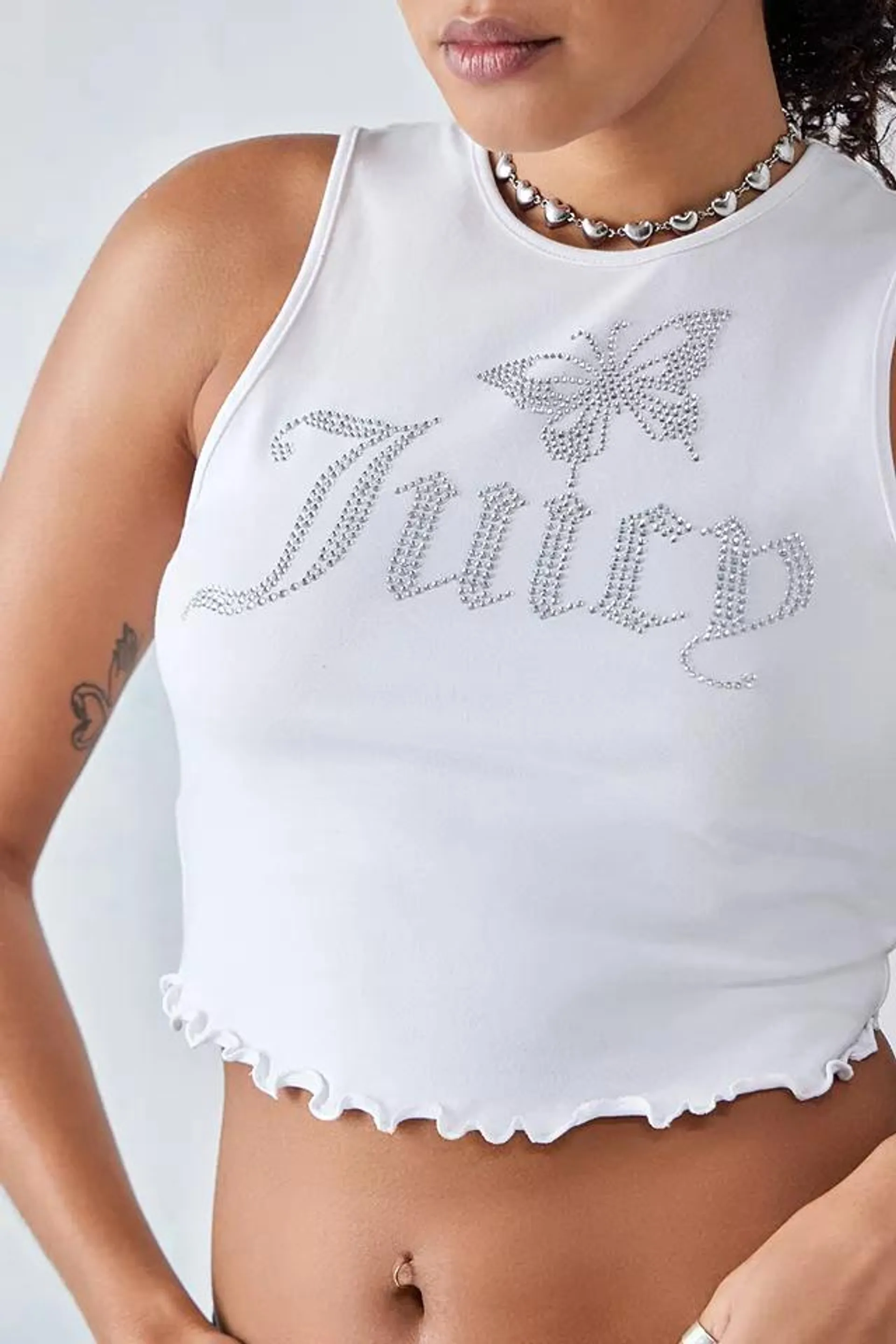 Juicy Couture – Tanktop in Weiß mit gewelltem Saum