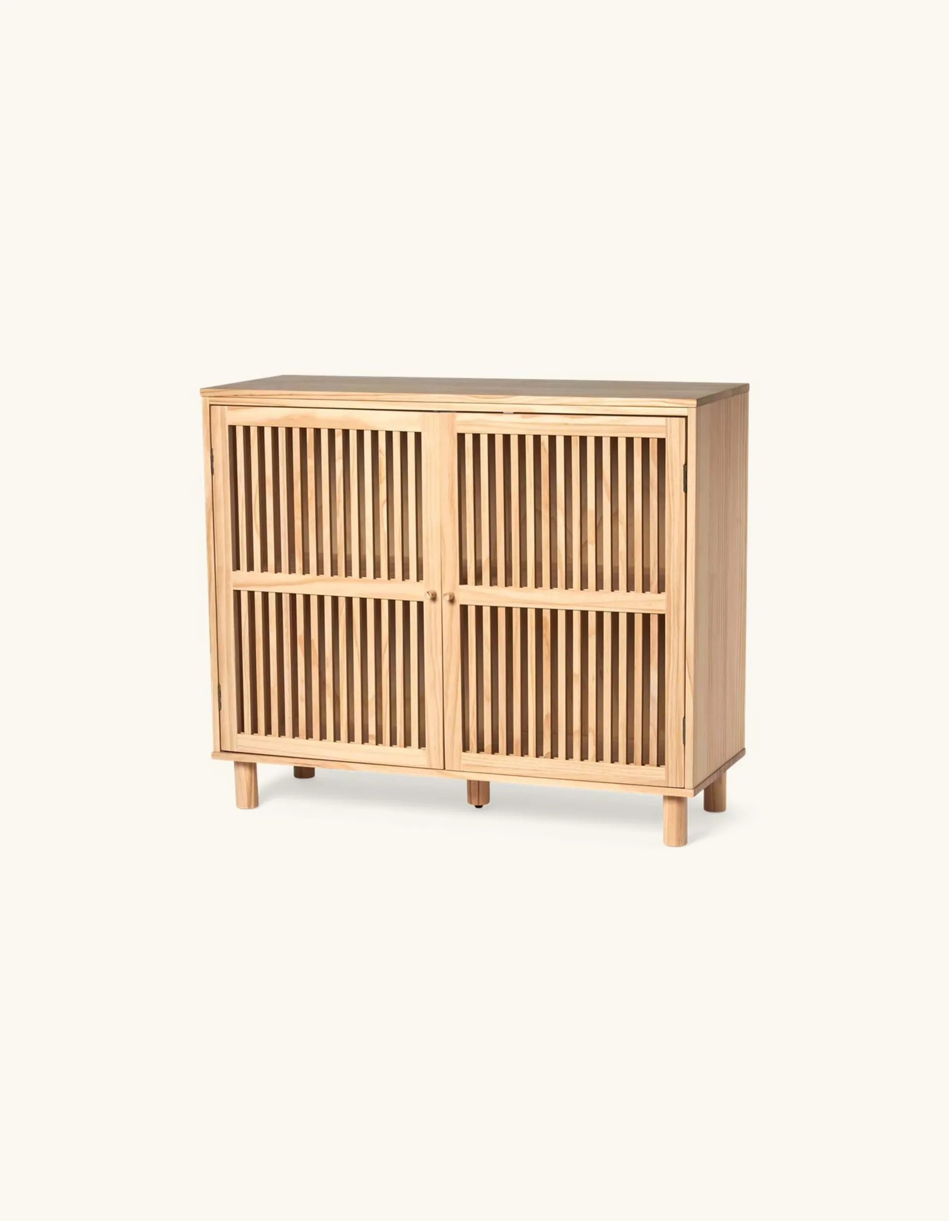 Schrank Kiefernholz. 95 x 35 x 80 cm.