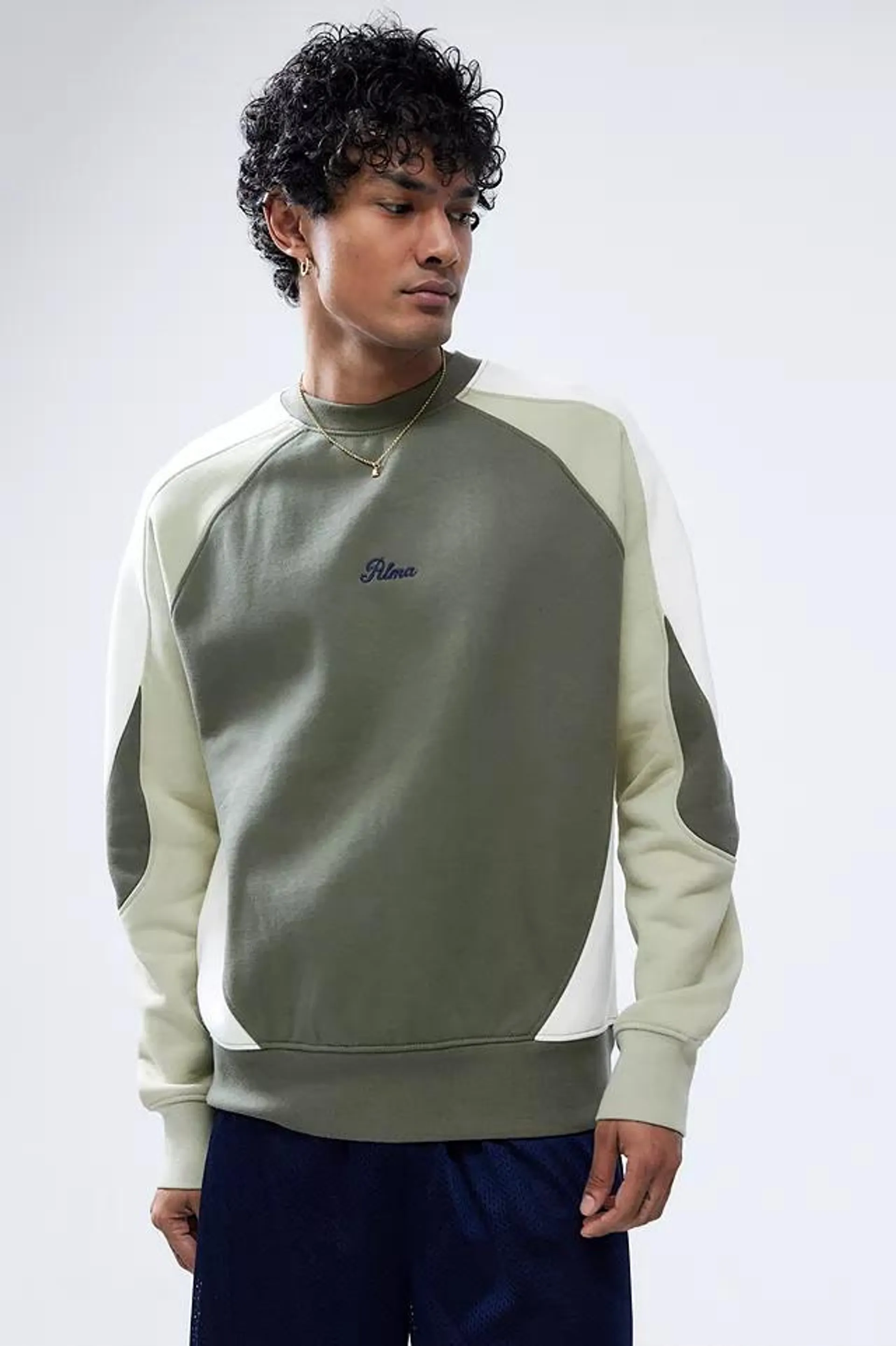 Alma De Ace UO Exklusives Panel-Sweatshirt