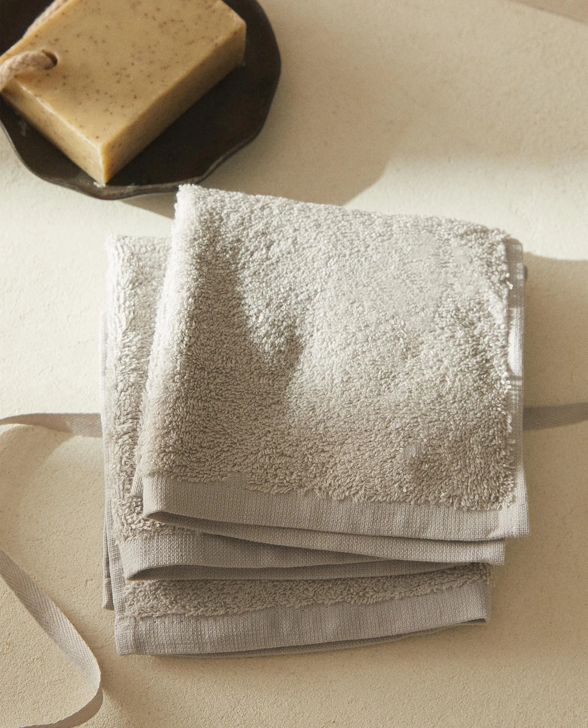 PACK OF COTTON HAND TOWELS (PACK OF 3)