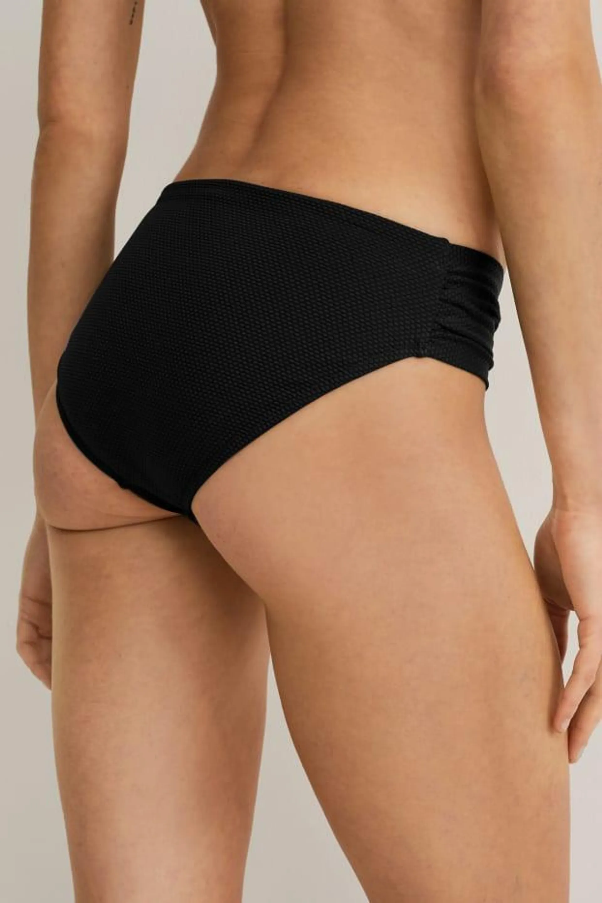 Bikini bottoms - hipsters - mid-rise waist