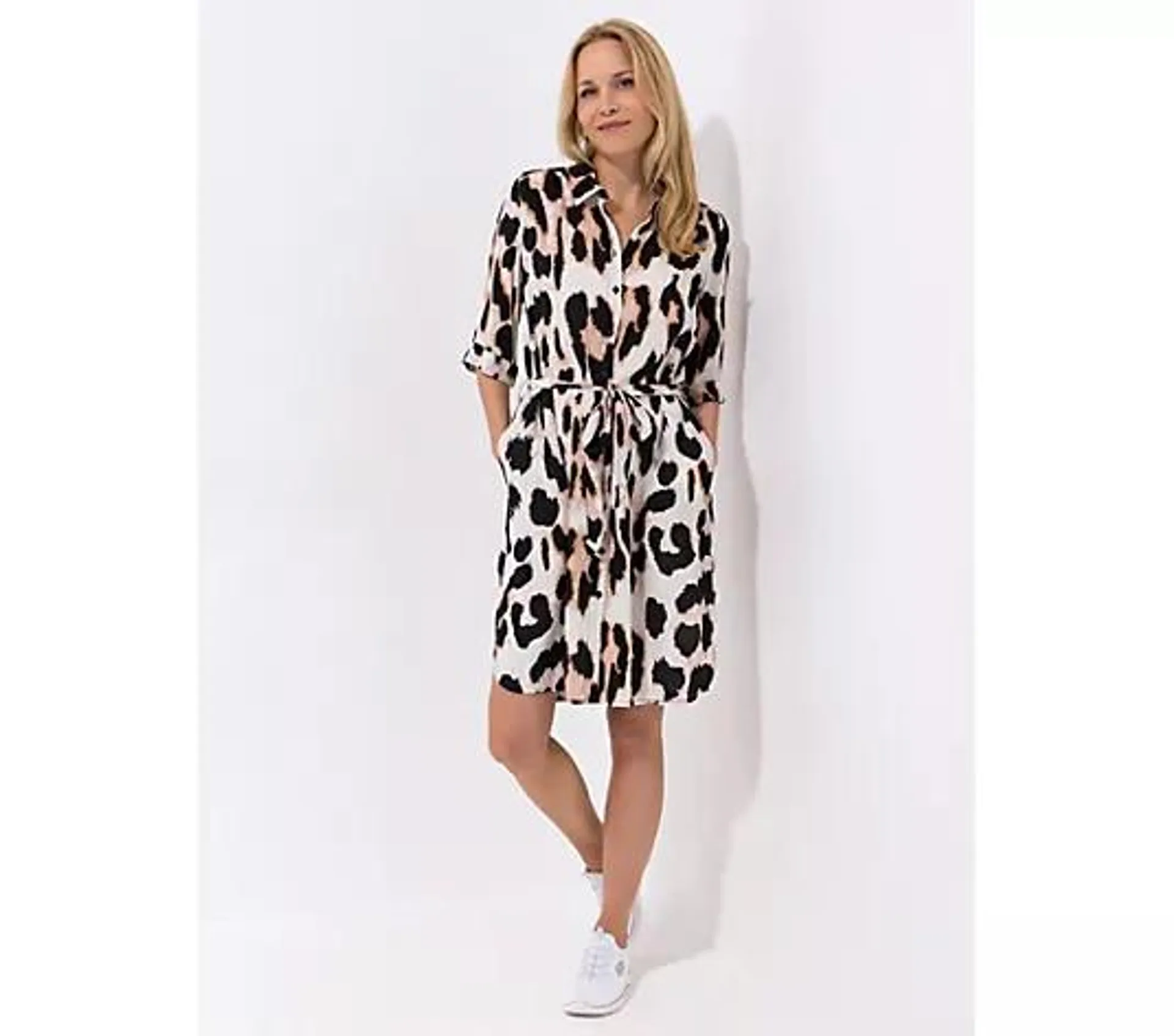 EVA LUTZ Kleid, 3/4-Arm Knopfleiste 50% ECOVERO™ Viskose leger weit