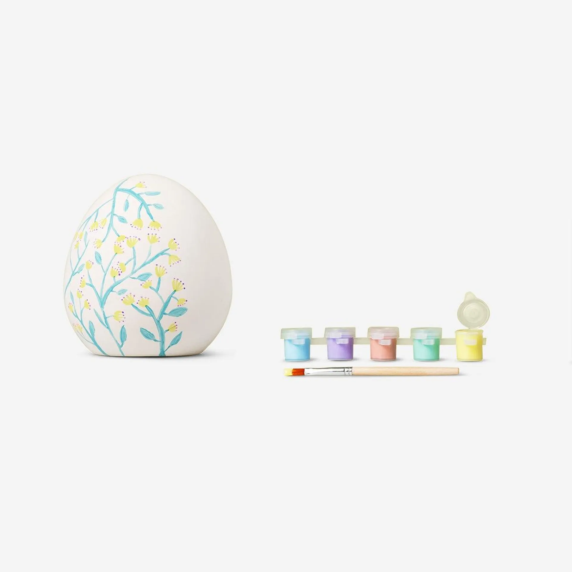 DIY Easter egg with paint