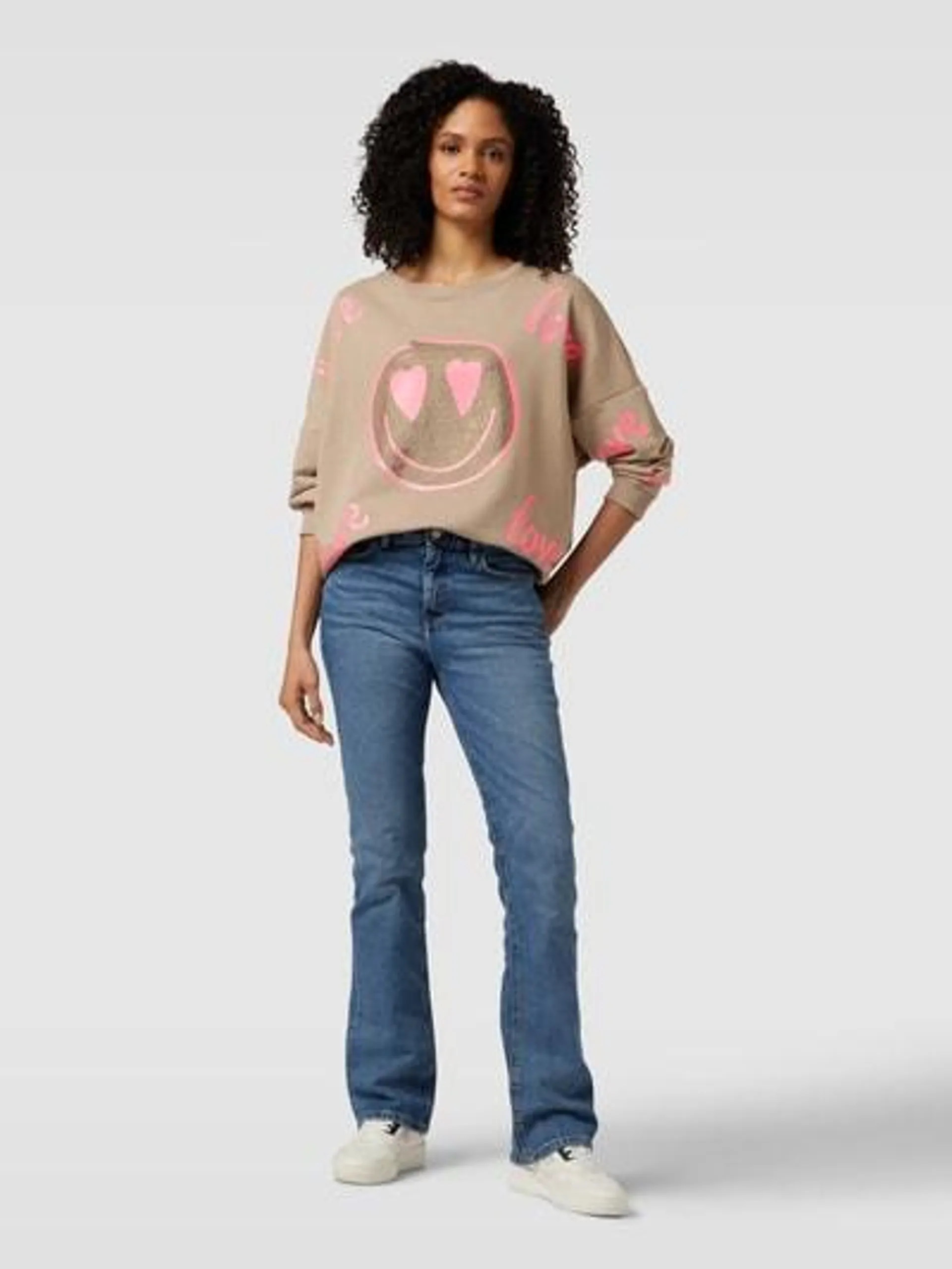 Oversized Sweatshirt mit Strasssteinen Modell 'LOVE' in sand