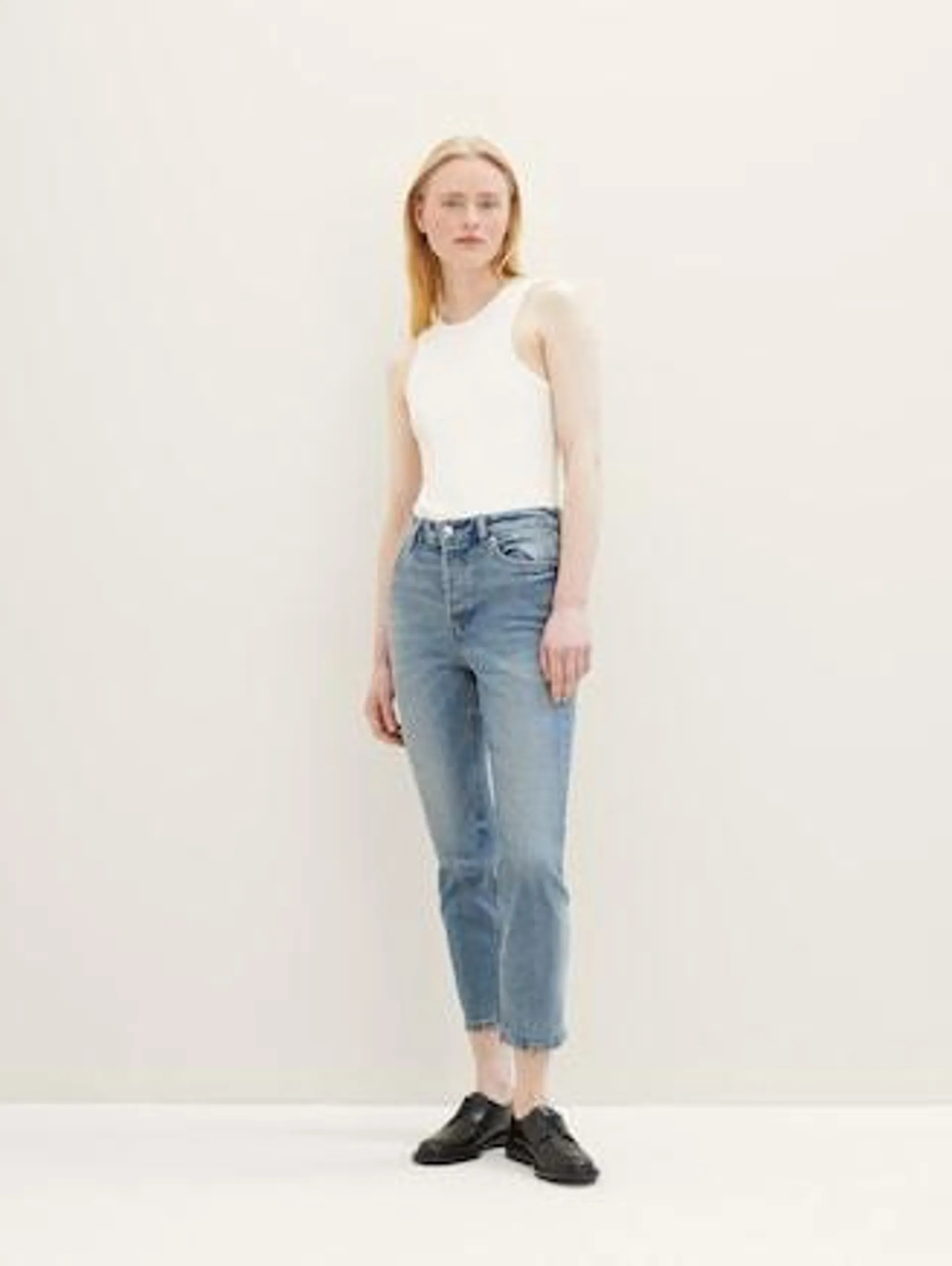 Lotte Slim Straight jeans with recycled cotton