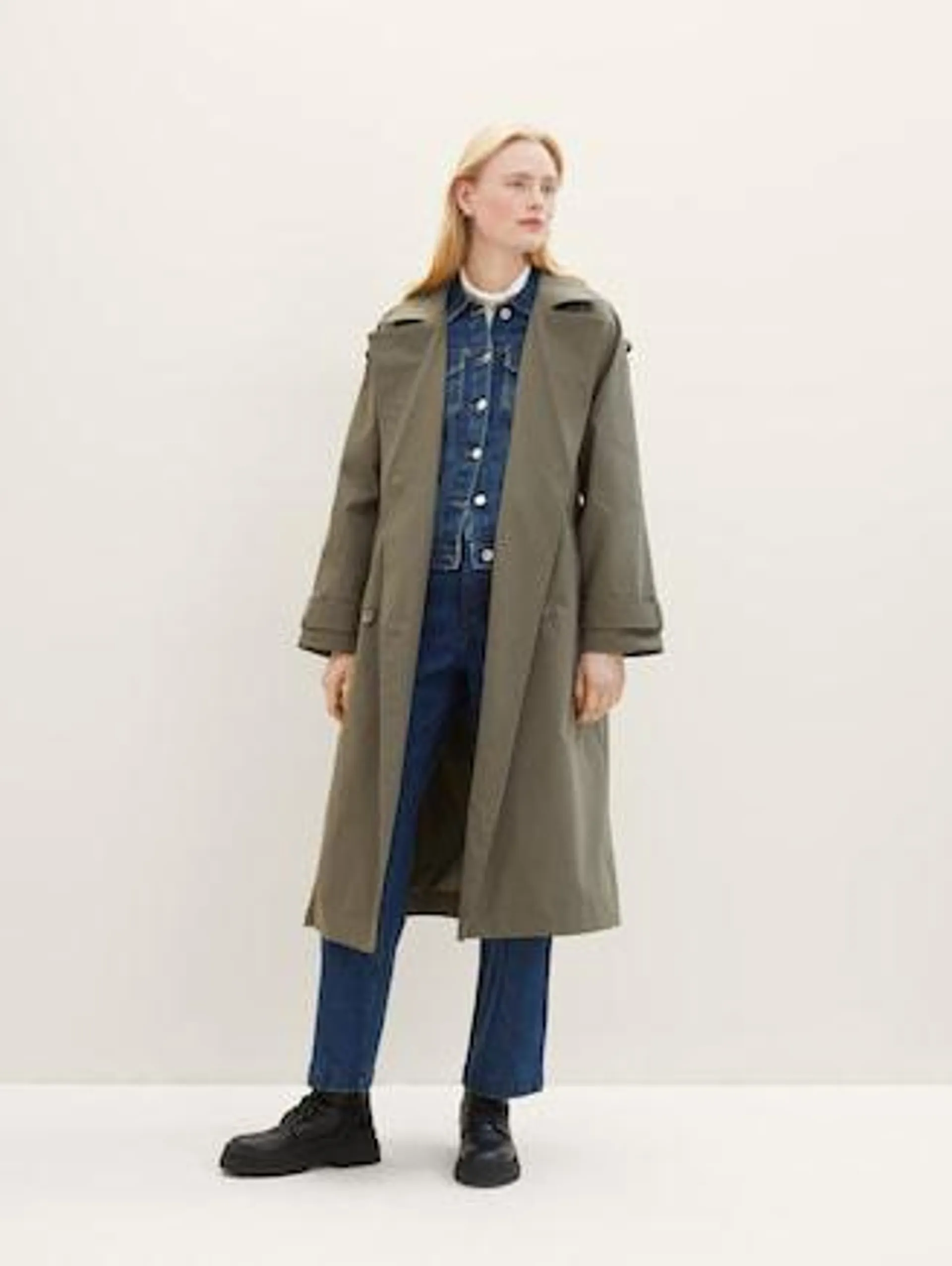 Loose-fit trench coat