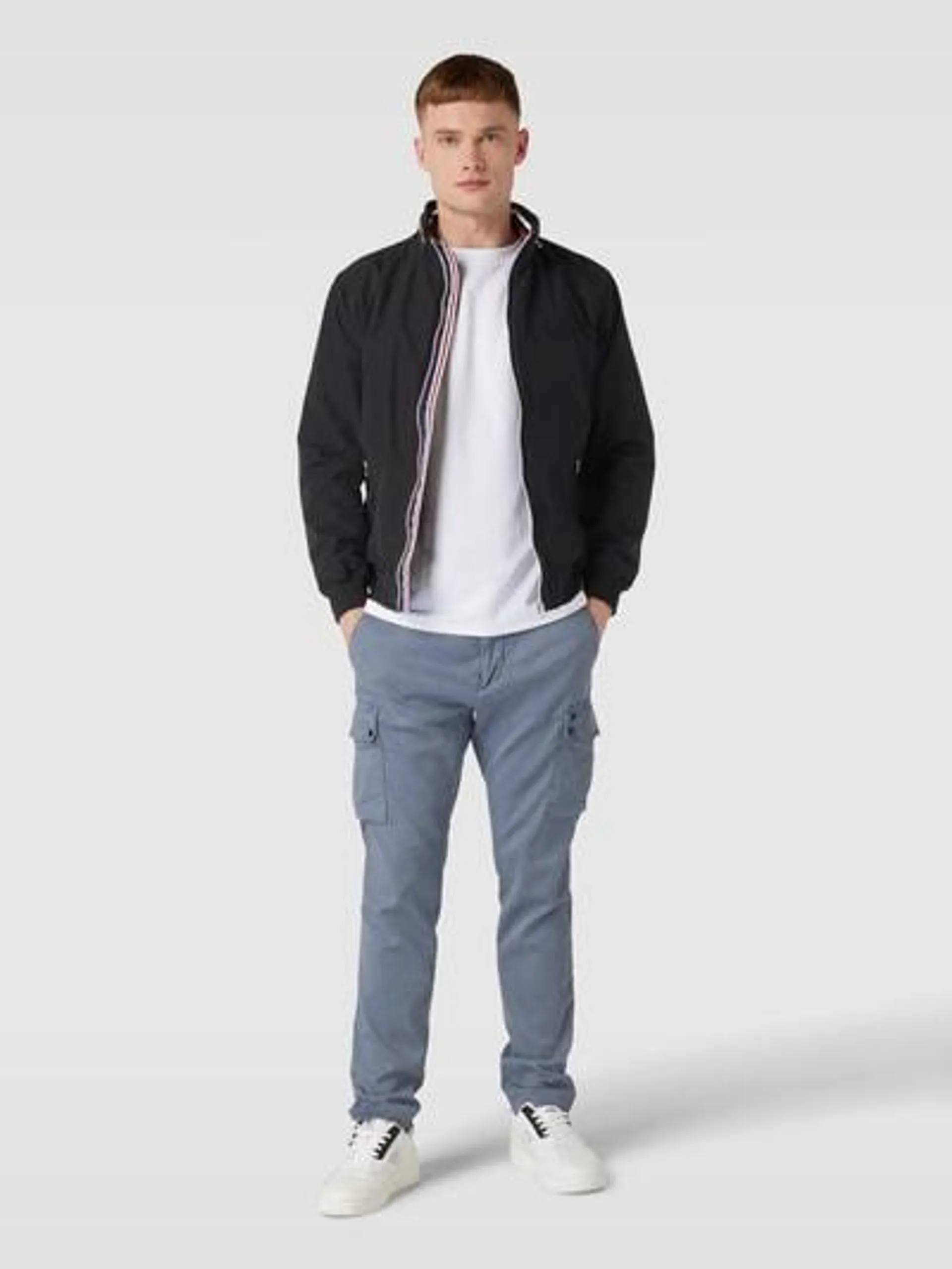 Blouson mit herausnehmbarer Kapuze in black