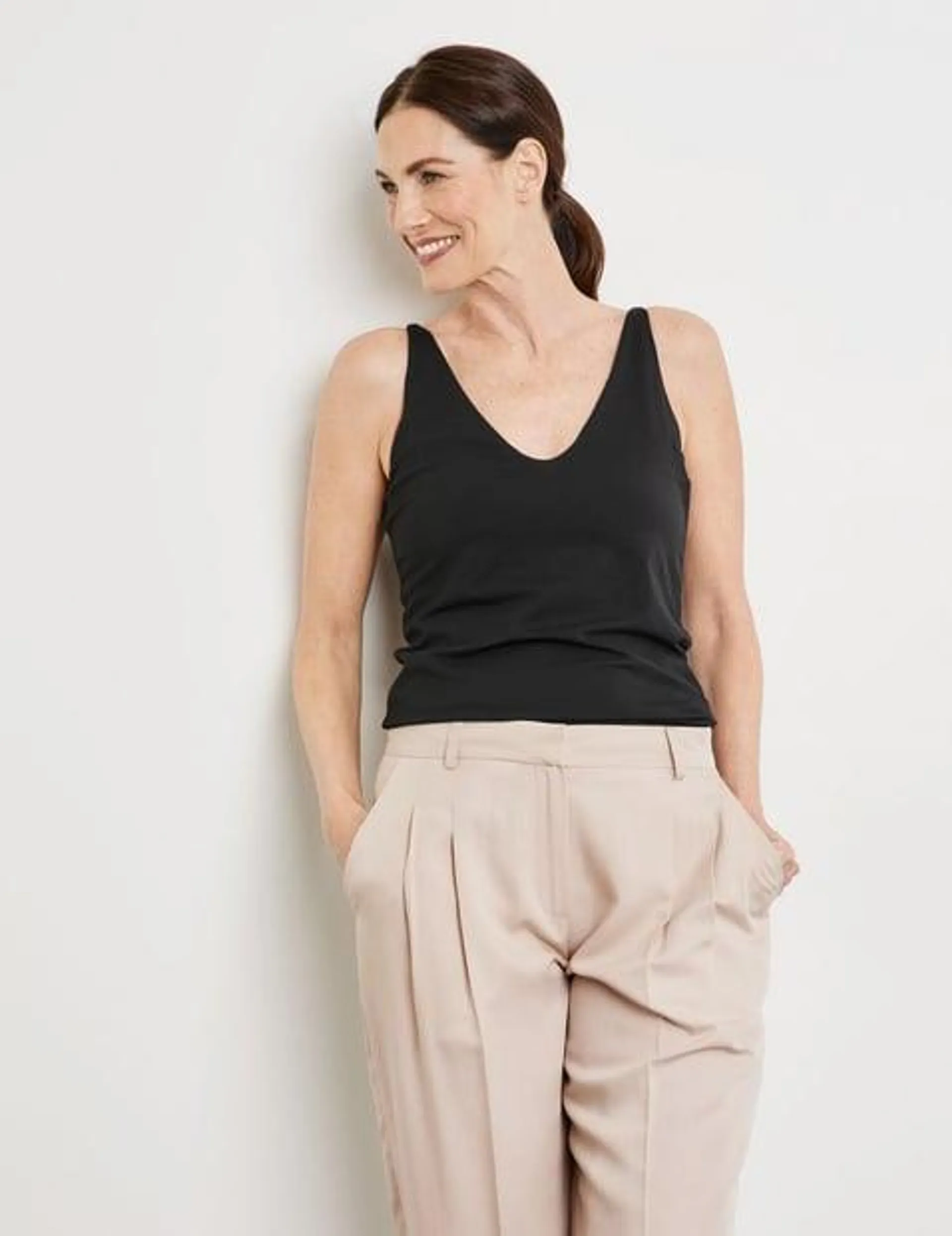 Basic top met rugdecolleté