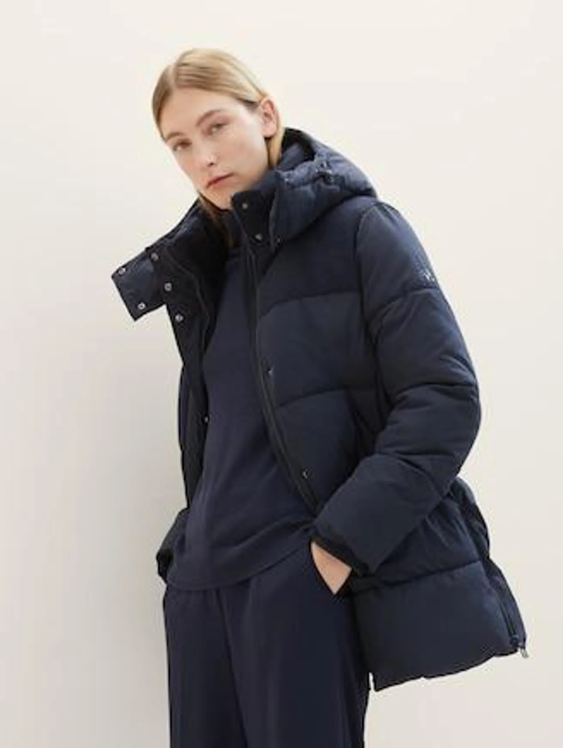 Short puffer coat